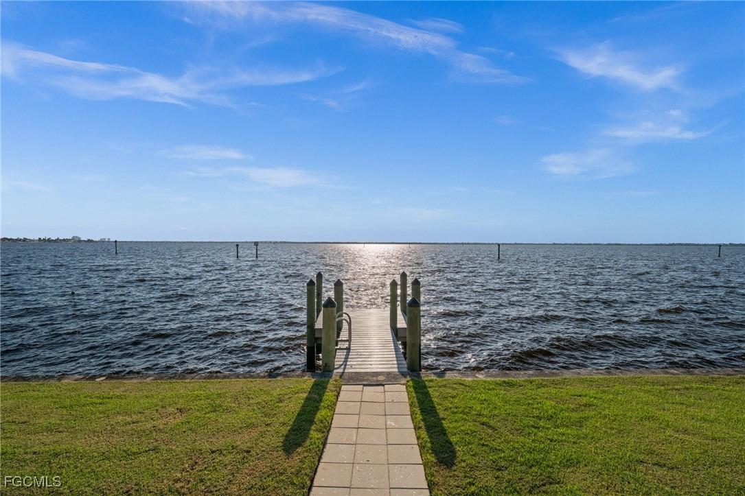 Se 22nd Pl, Cape Coral, FL 33904