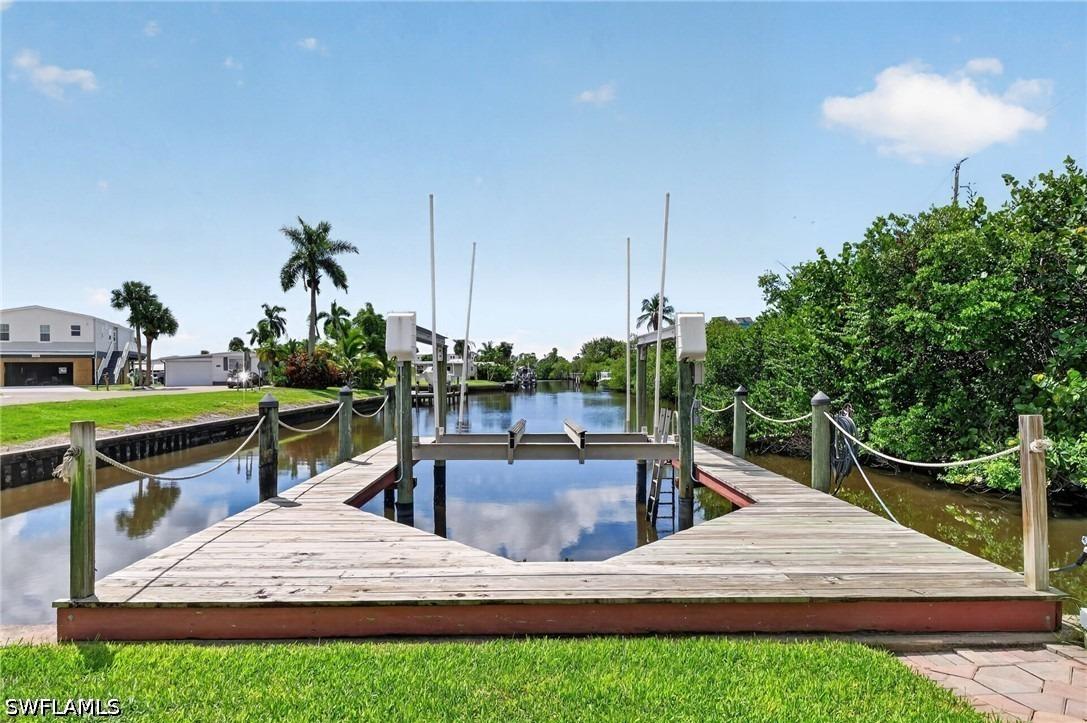 Azalea Ln, Fort Myers Beach, FL 33931