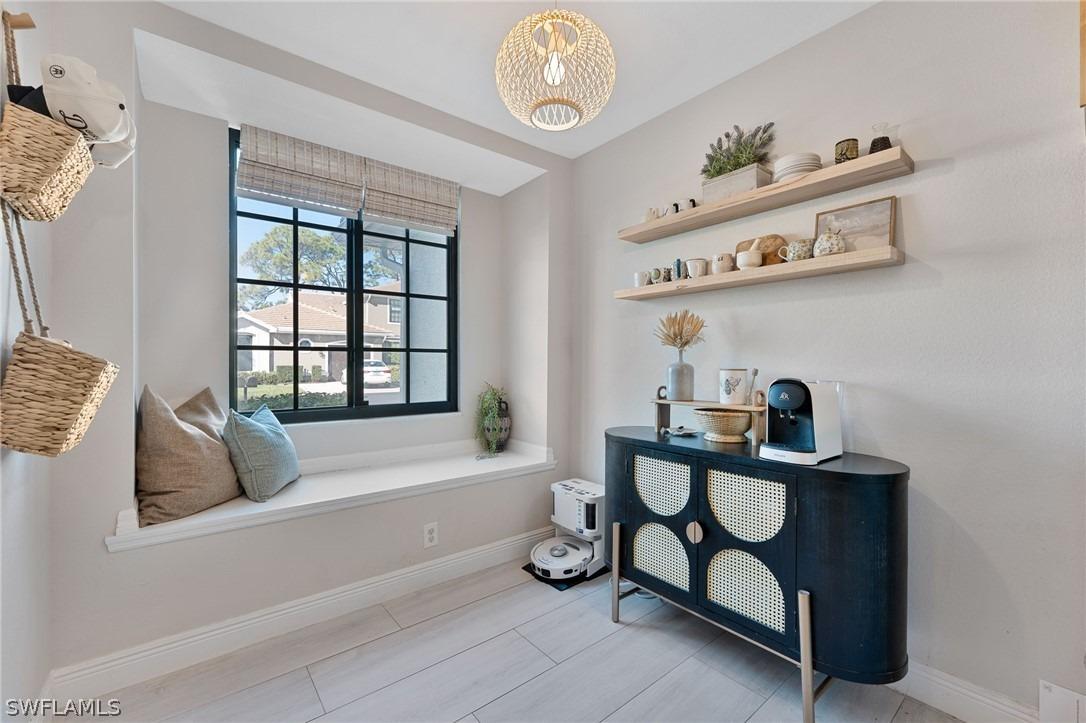 Woodbrook Cir, Naples, FL 34104