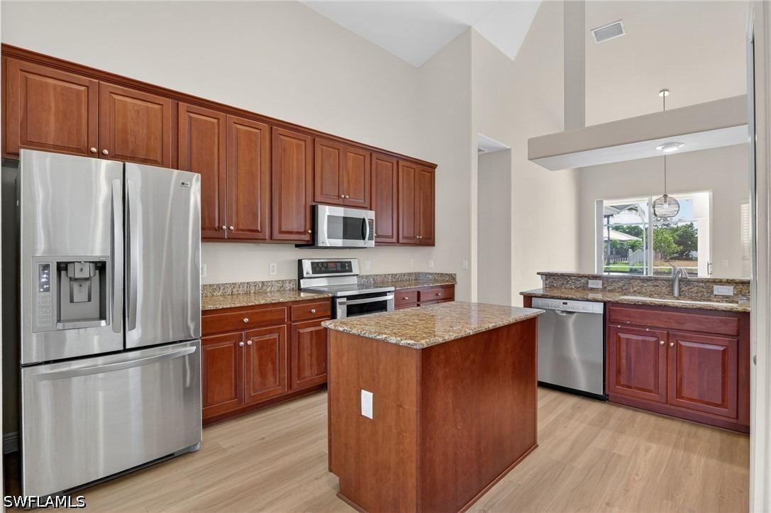 Ne 2nd Ter, Cape Coral, FL 33909