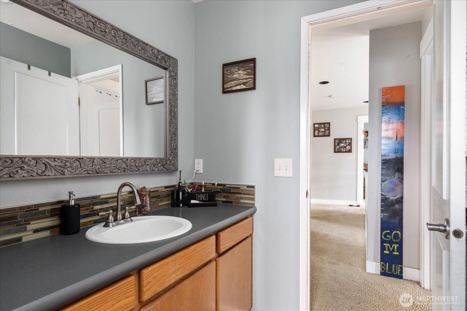 Sw 4th Ave, Oak Harbor, WA 98277