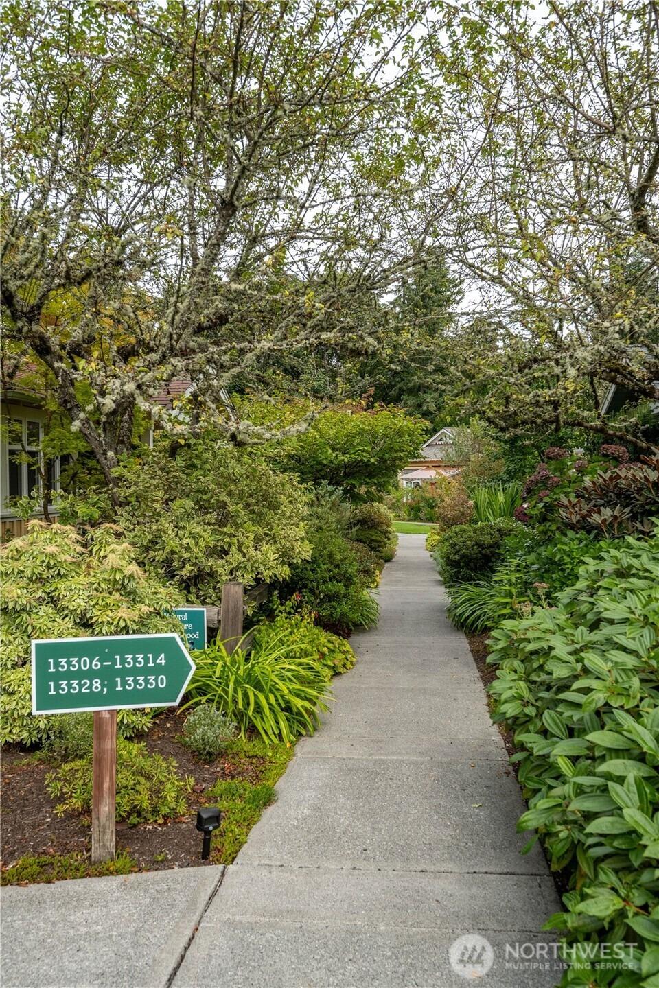 Ne 111th Ct, Redmond, WA 98052
