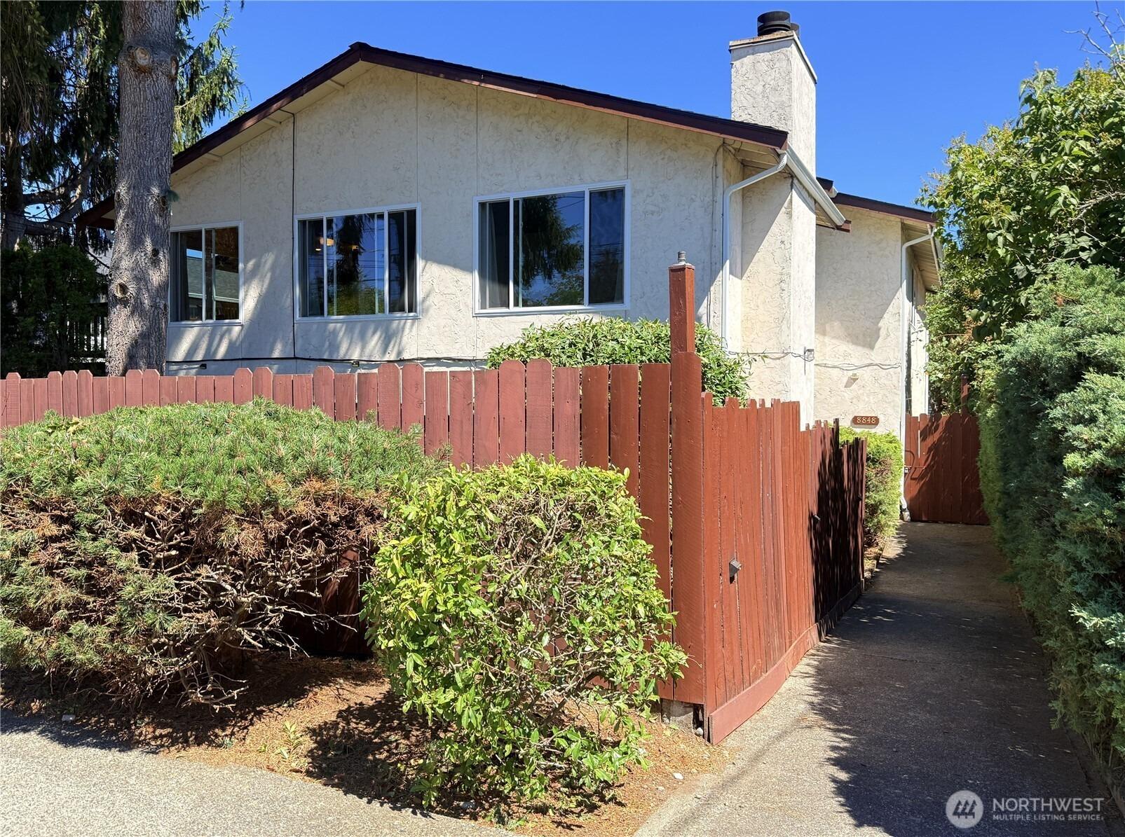 Interlake Ave N, Seattle, WA 98103