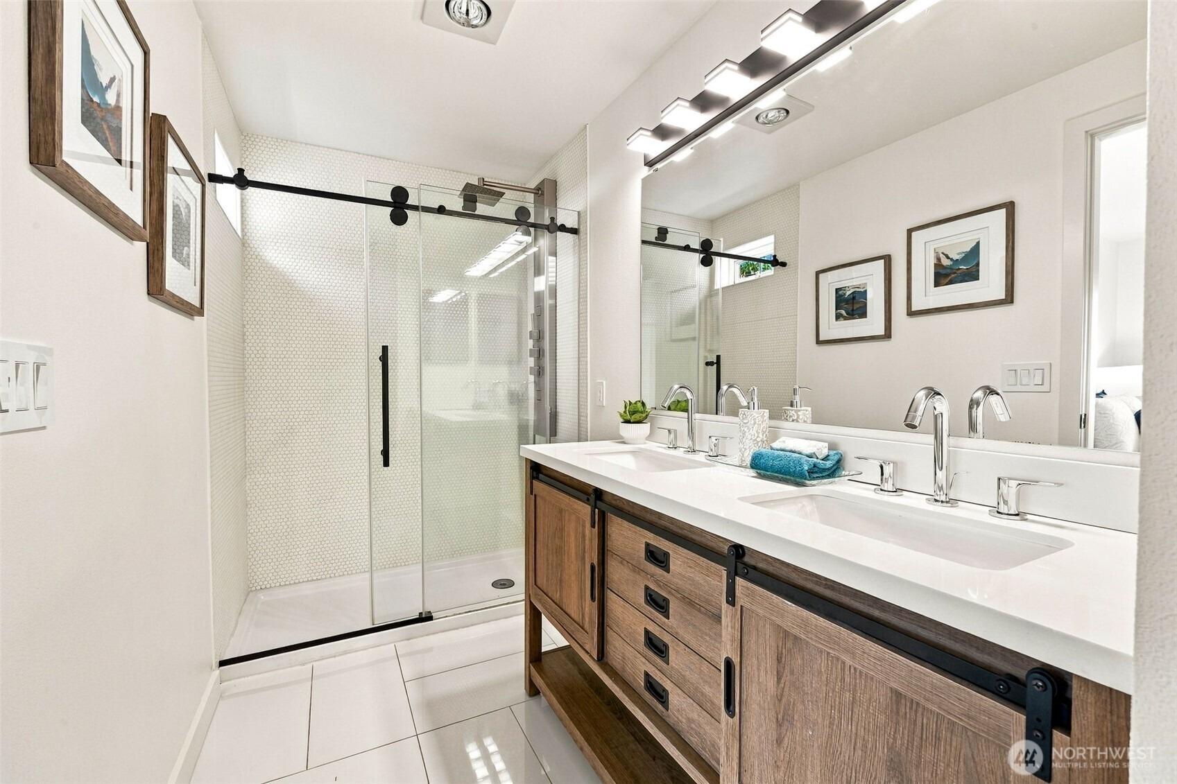 S 236th Pl, Kent, WA 98032
