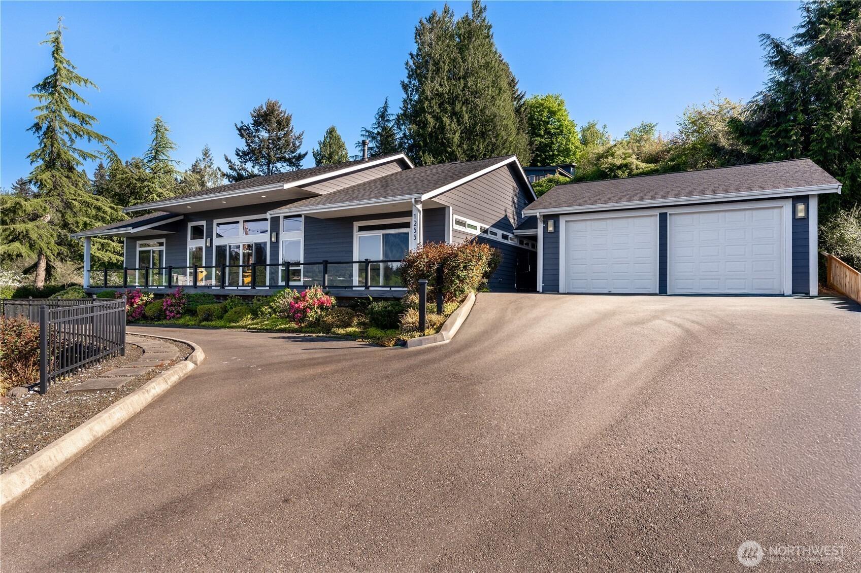 Beach Dr E, Port Orchard, WA 98366