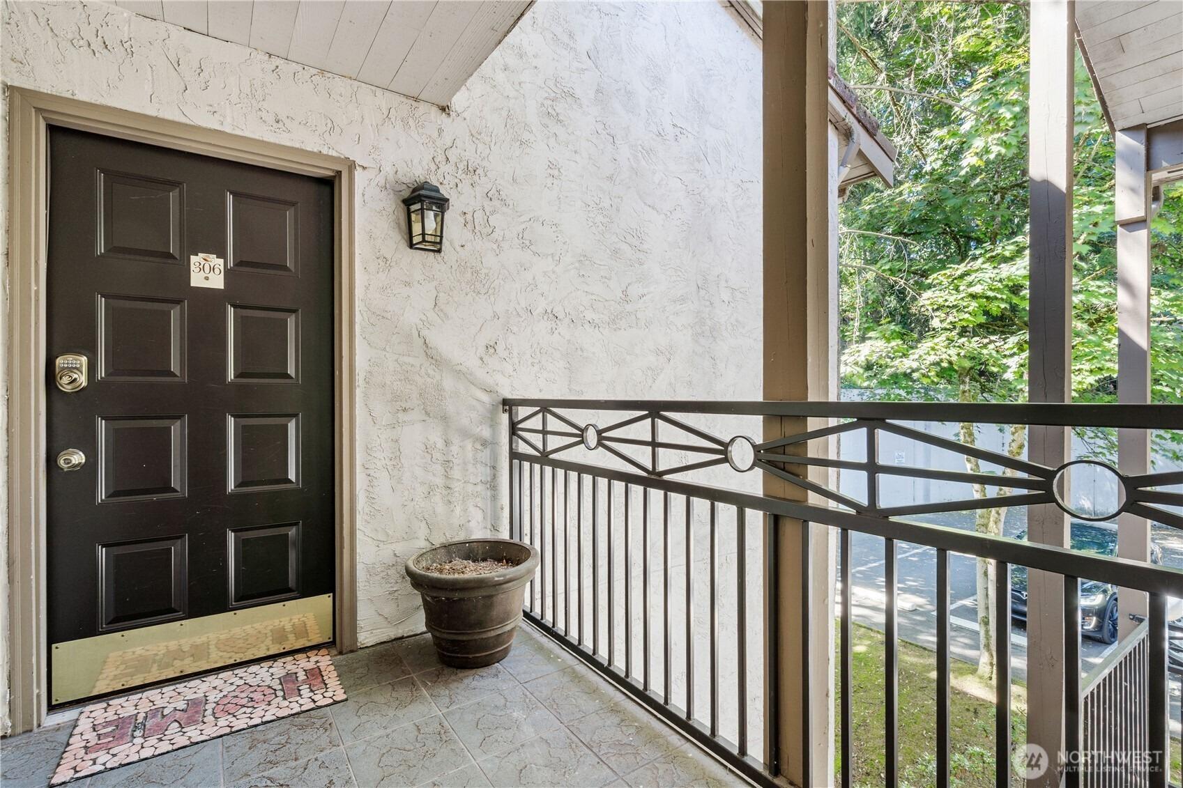 Ne 32nd Pl, Bellevue, WA 98004