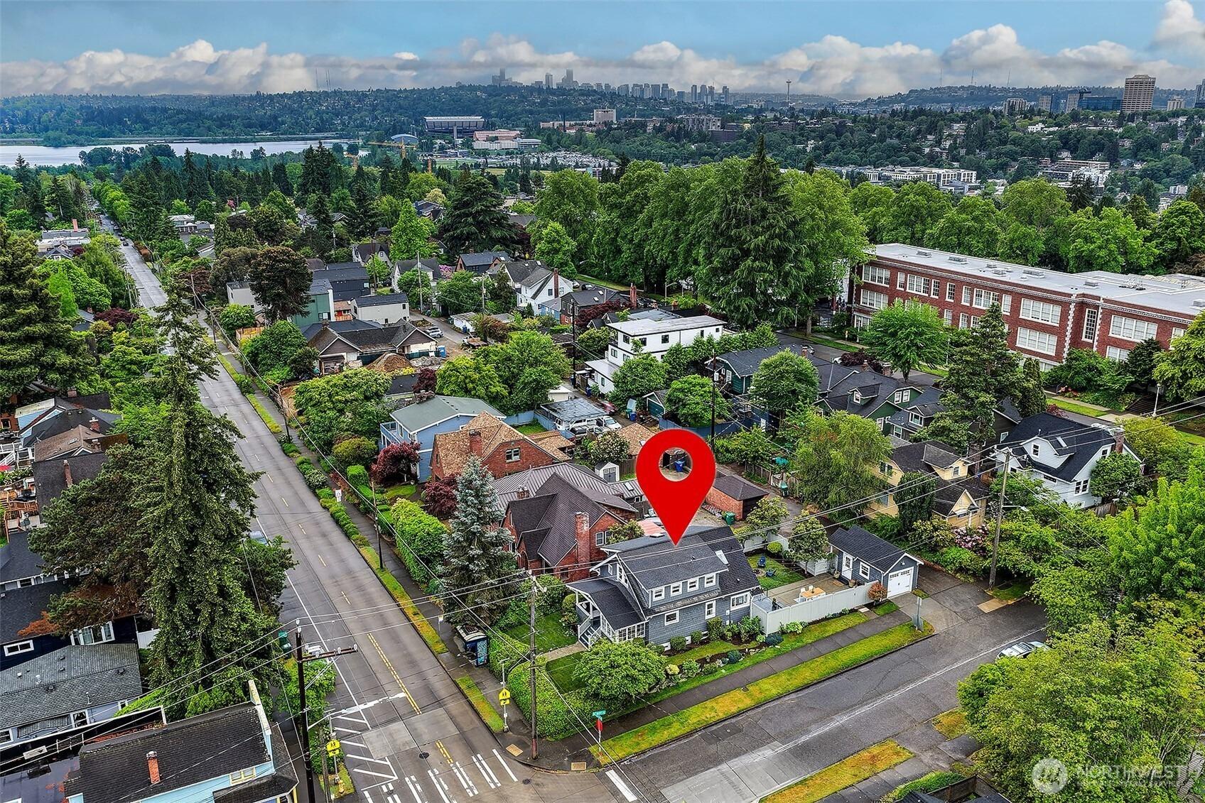 35th Ave Ne, Seattle, WA 98105