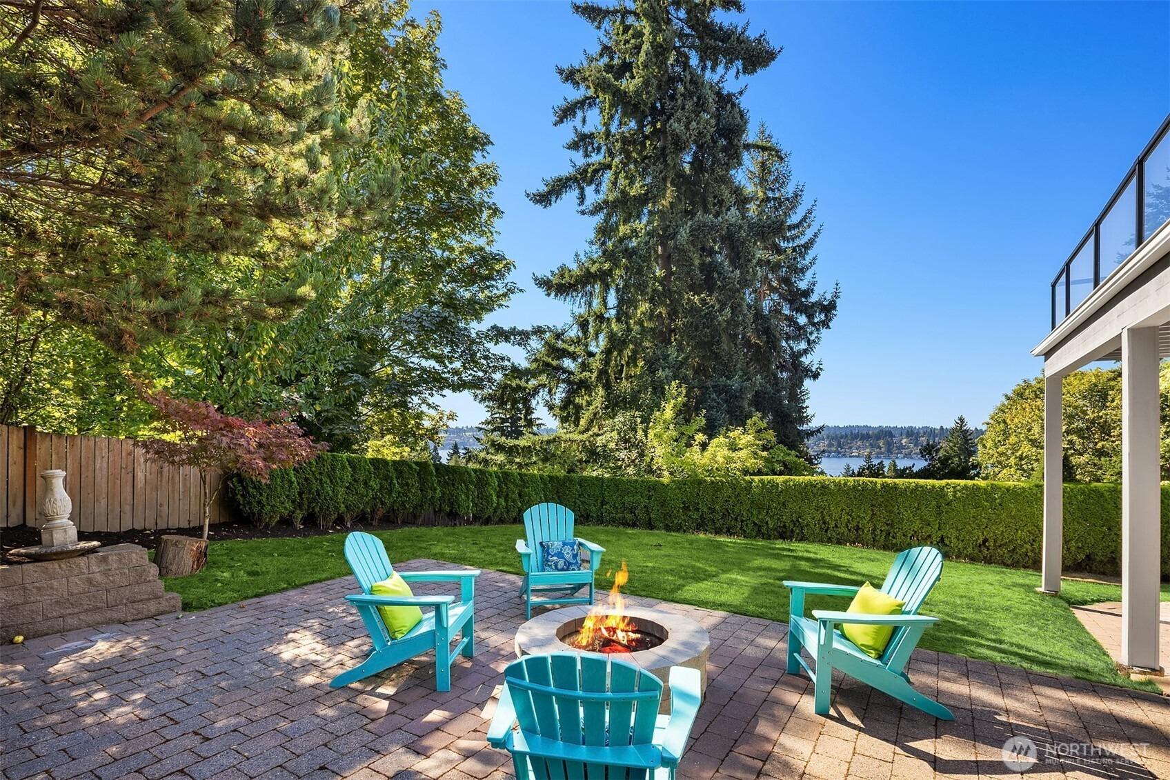 Ne 129th Pl, Kirkland, WA 98034
