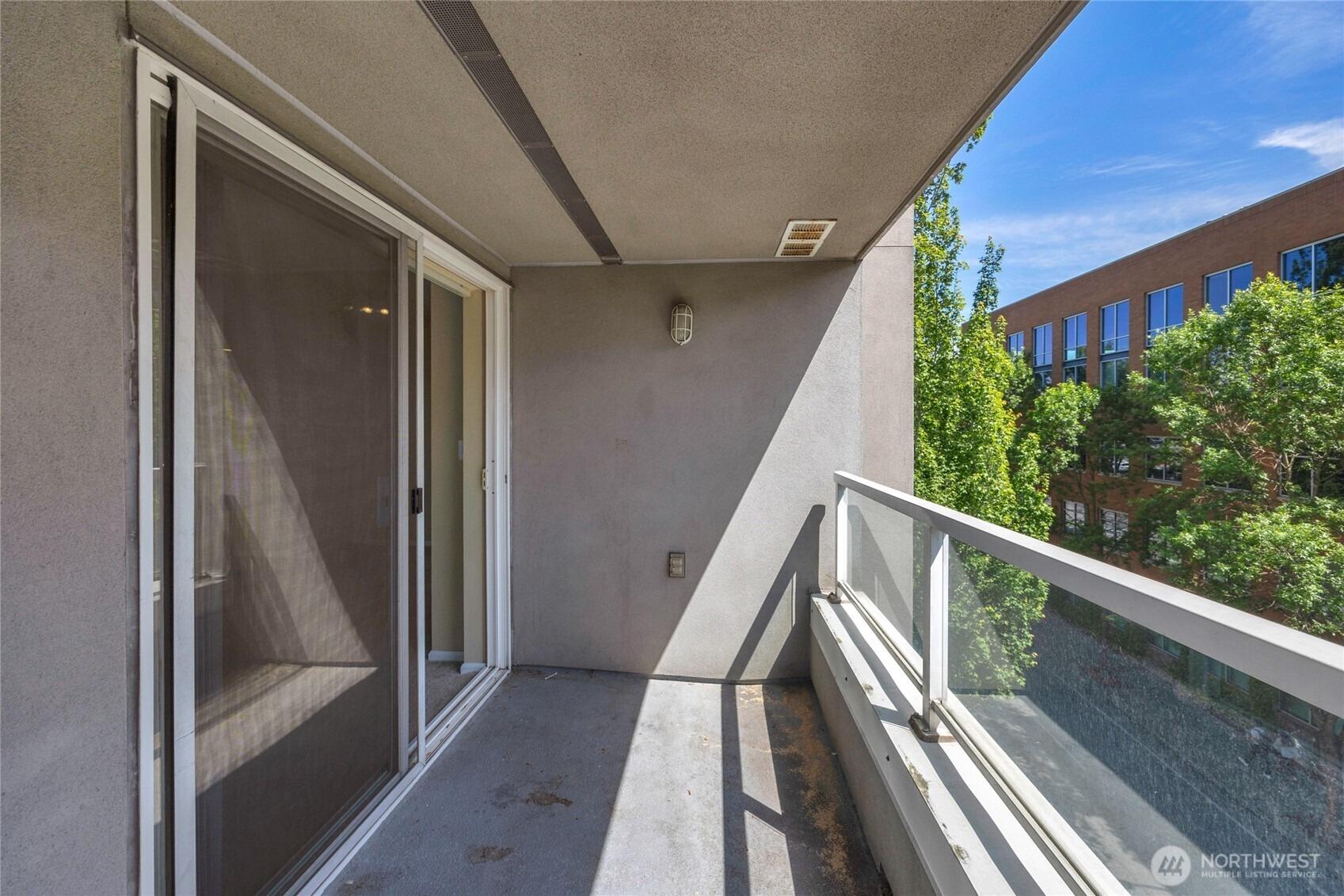 Roosevelt Way Ne, Seattle, WA 98105