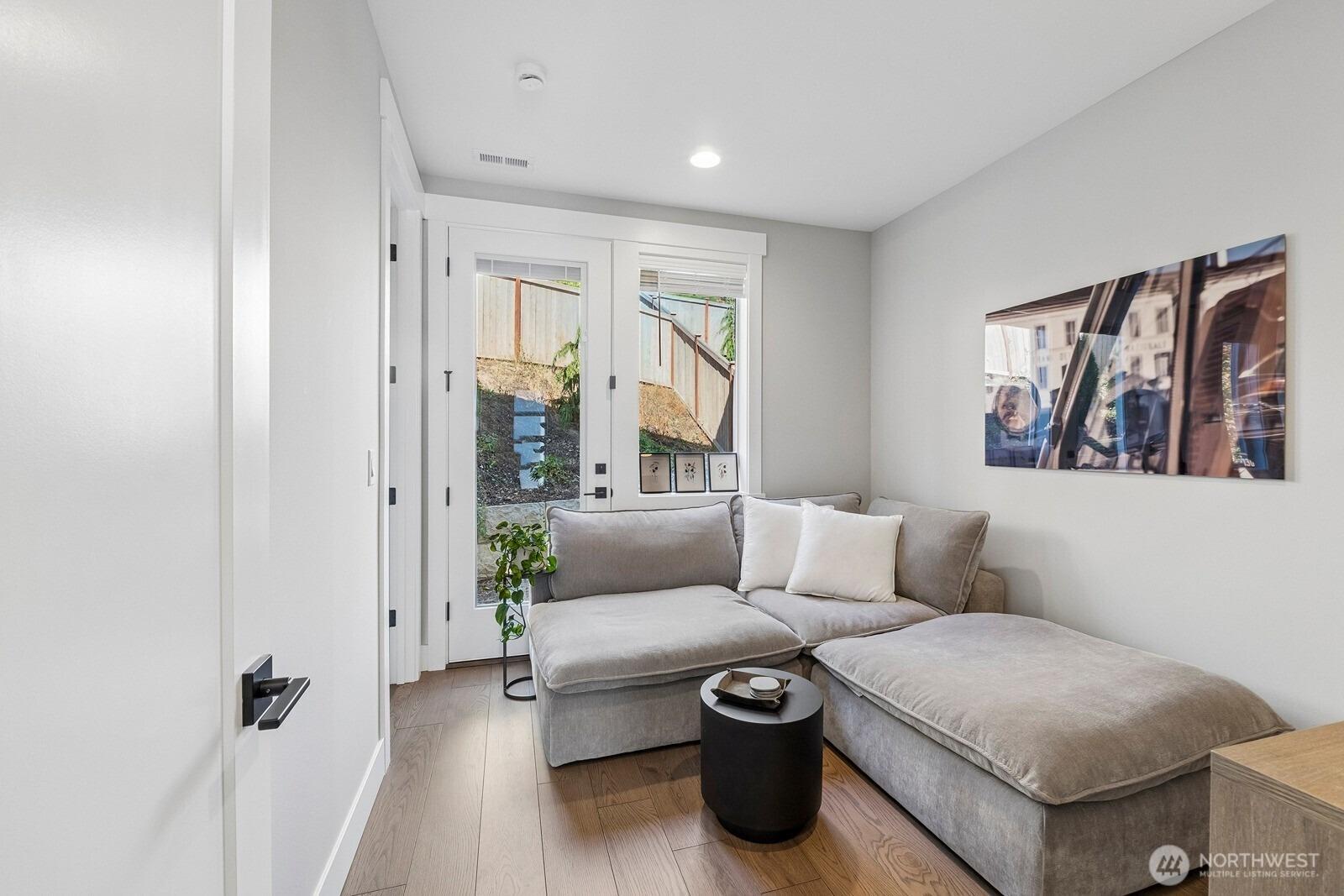 S 129th Pl, Seattle, WA 98178