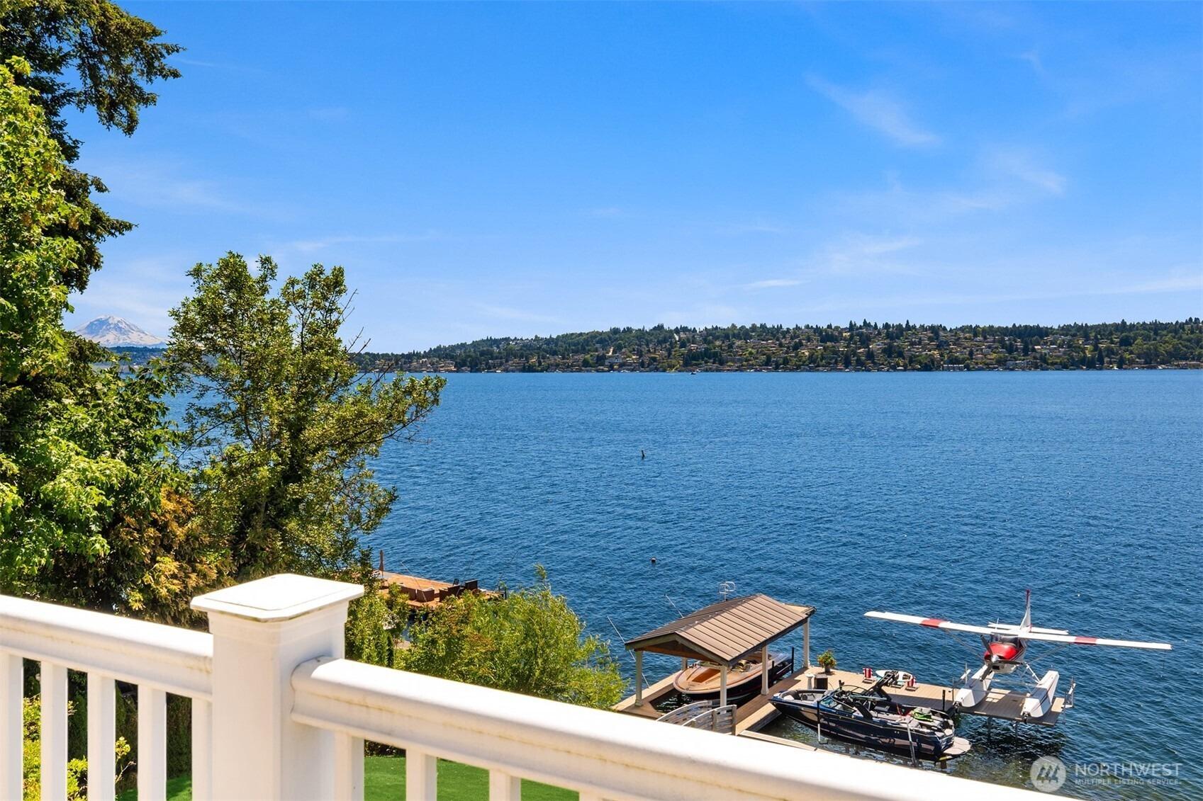 W Mercer Way, Mercer Island, WA 98040