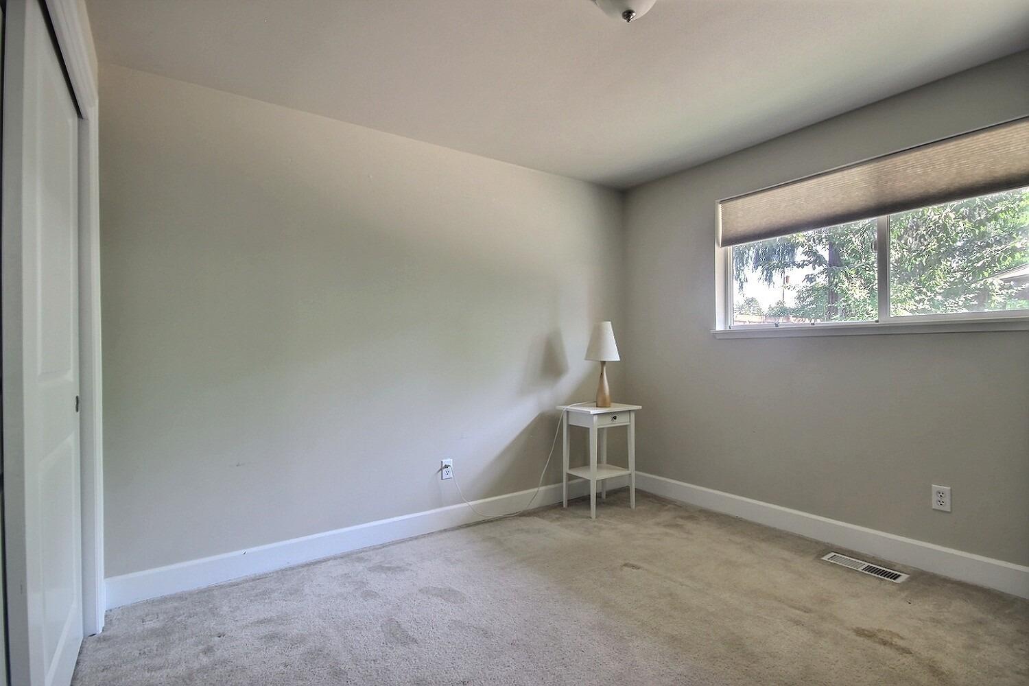 Ne 10th St, Renton, WA 98056