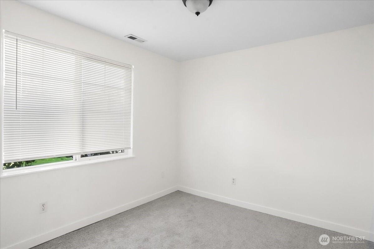3rd Avenue Ct E, Tacoma, WA 98445