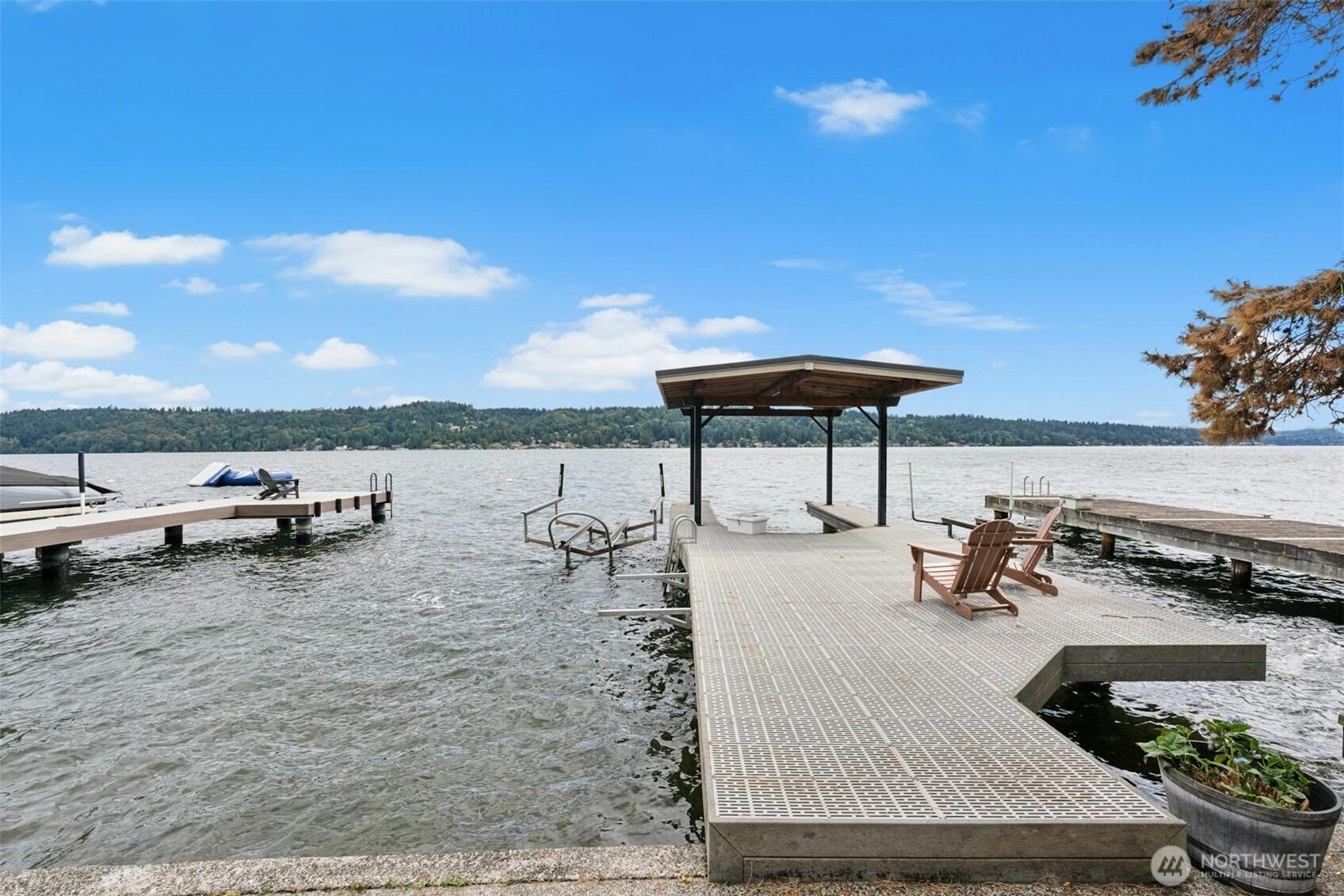 Riviera Pl Ne, Seattle, WA 98125