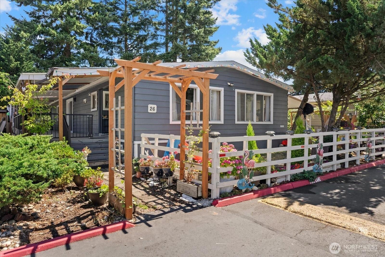 E Gibson Rd, Everett, WA 98204