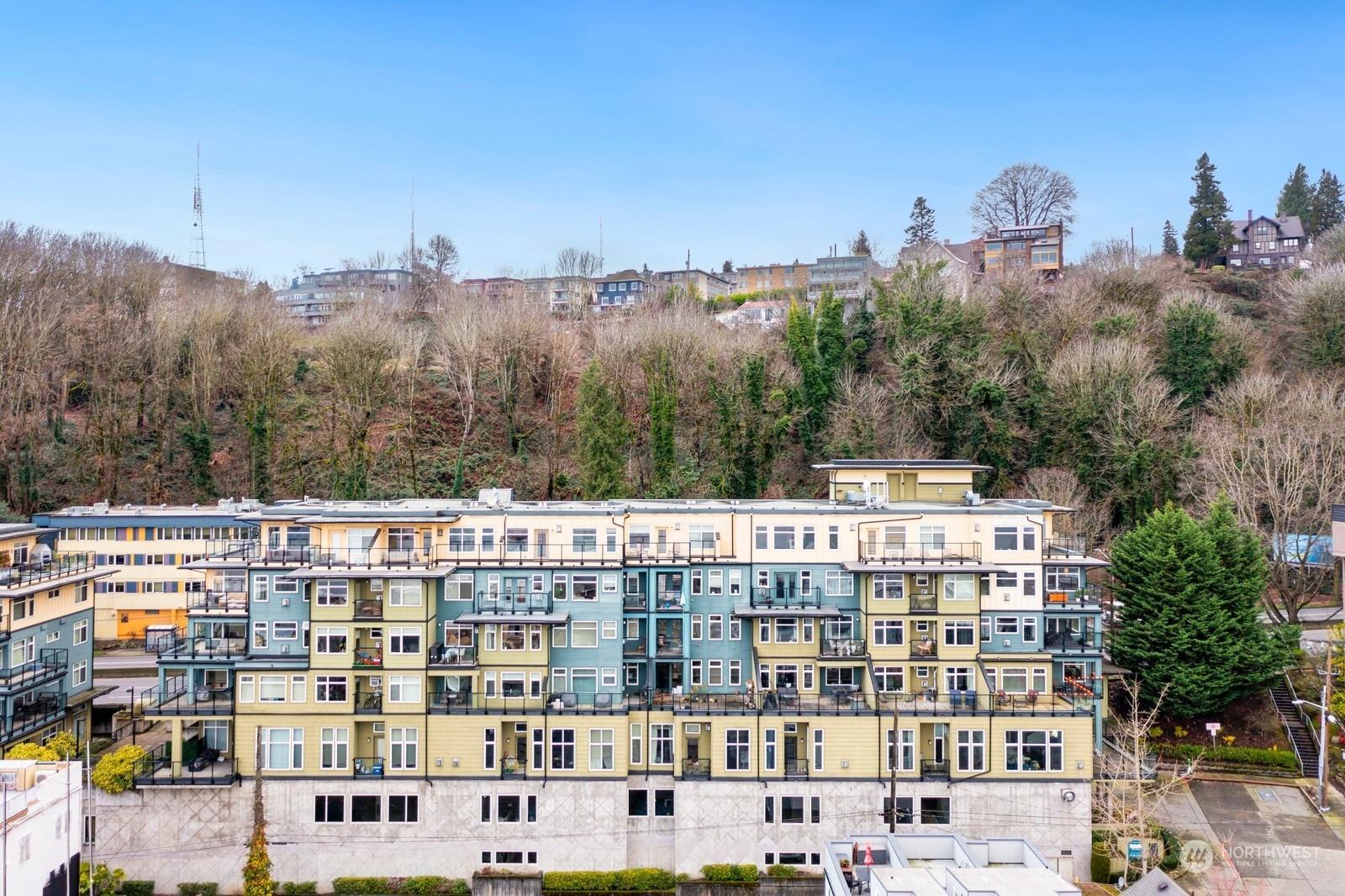 Crockett St, Seattle, WA 98109