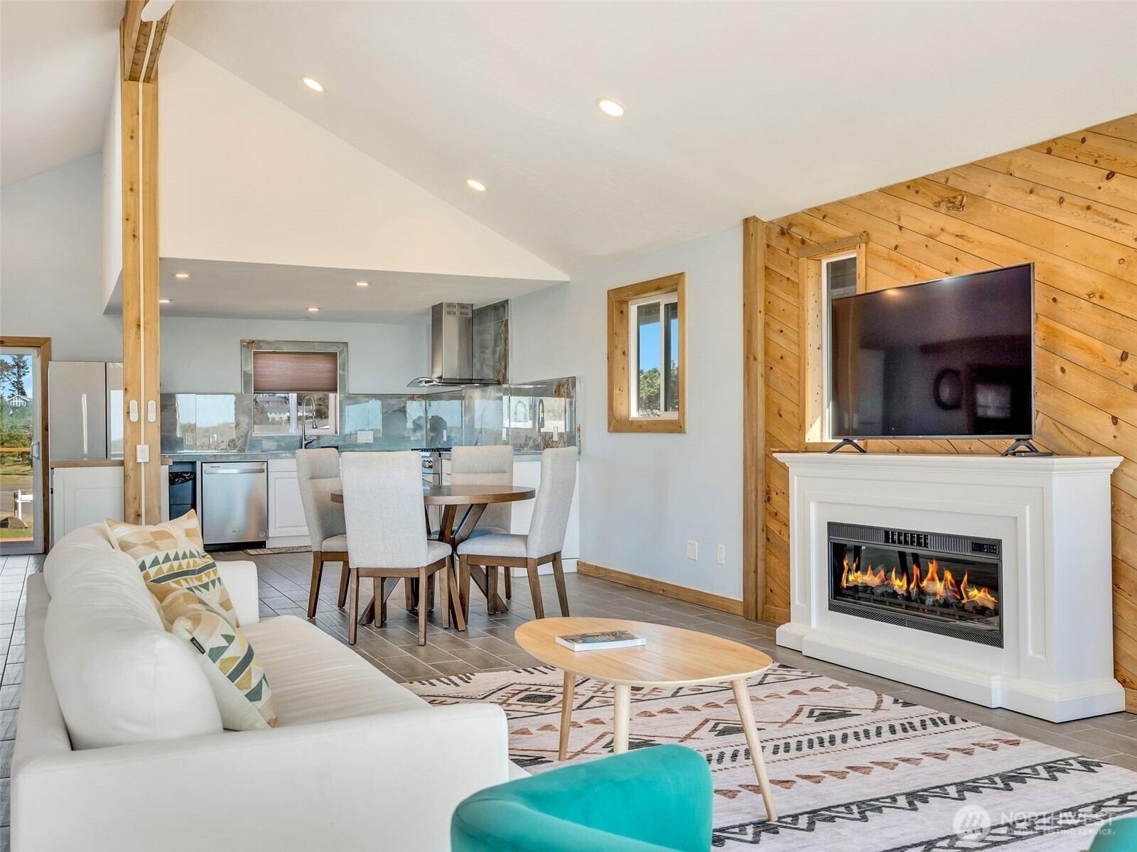 F Pl, Ocean Park, WA 98640