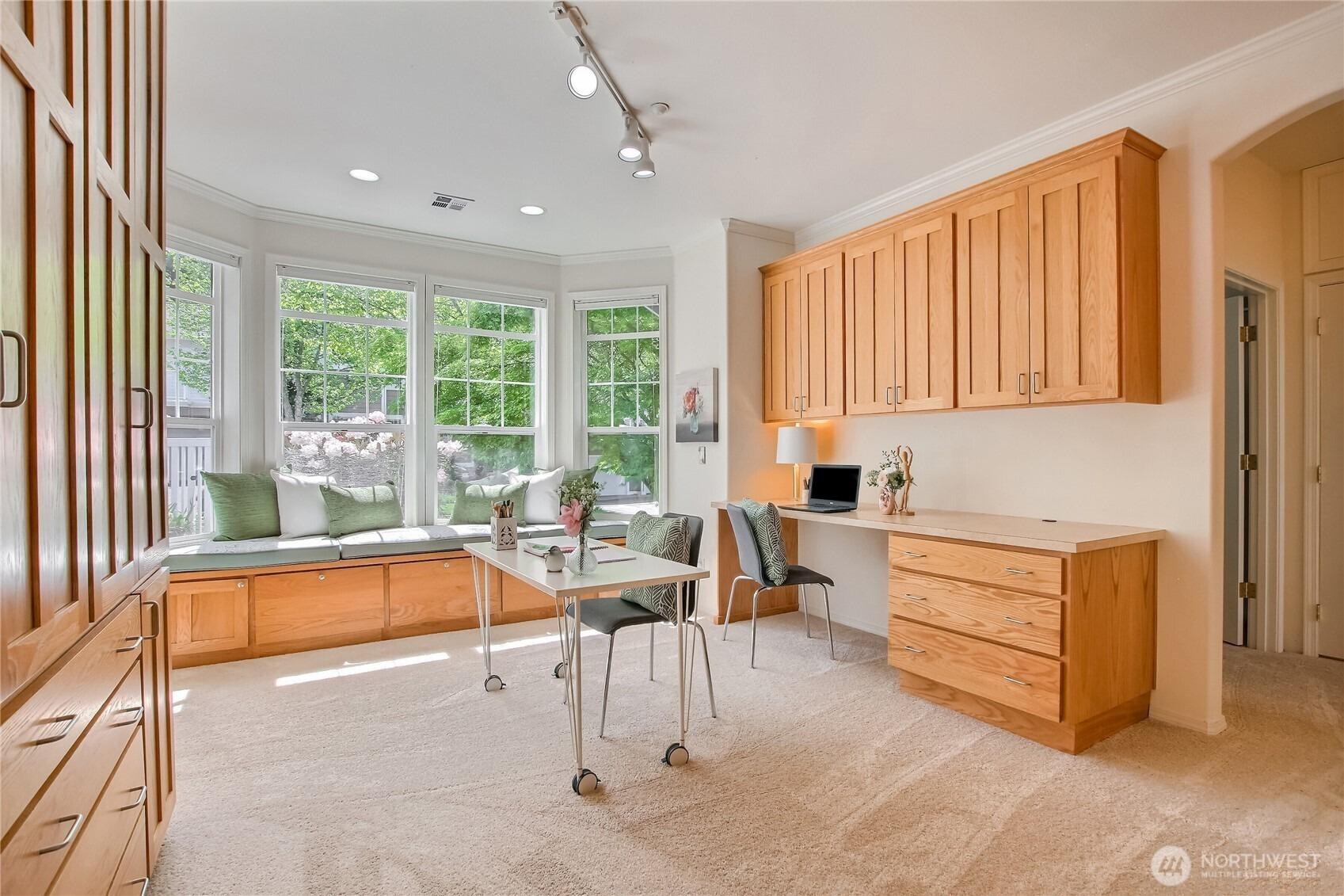 Se 45th St, Issaquah, WA 98029