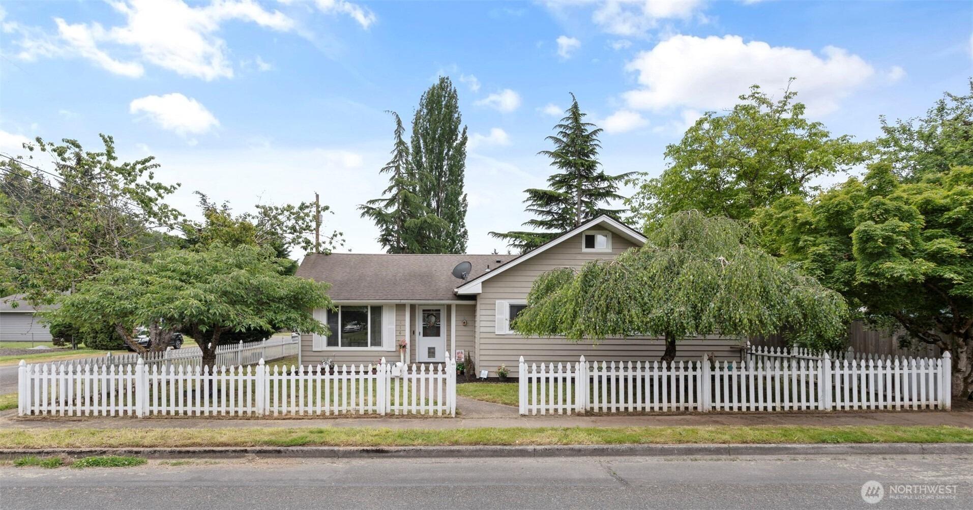 E Plum St, Centralia, WA 98531