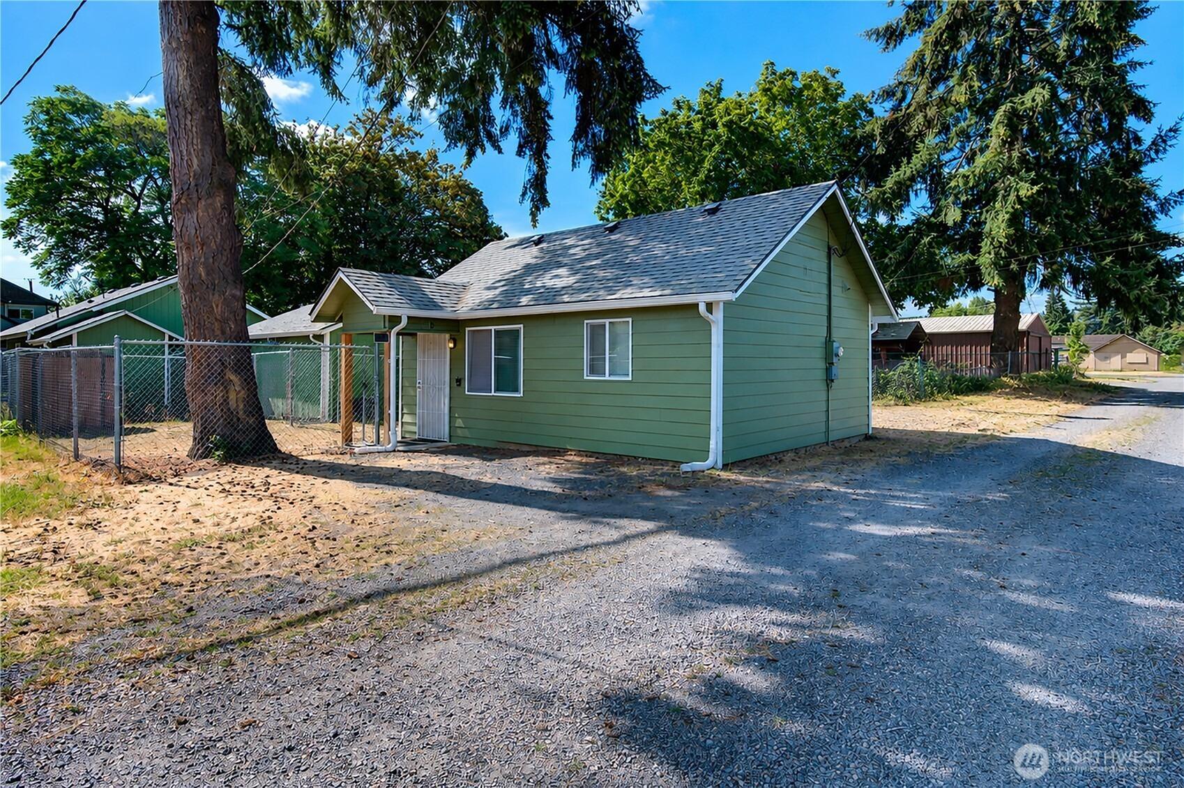 17th Ave, Longview, WA 98632