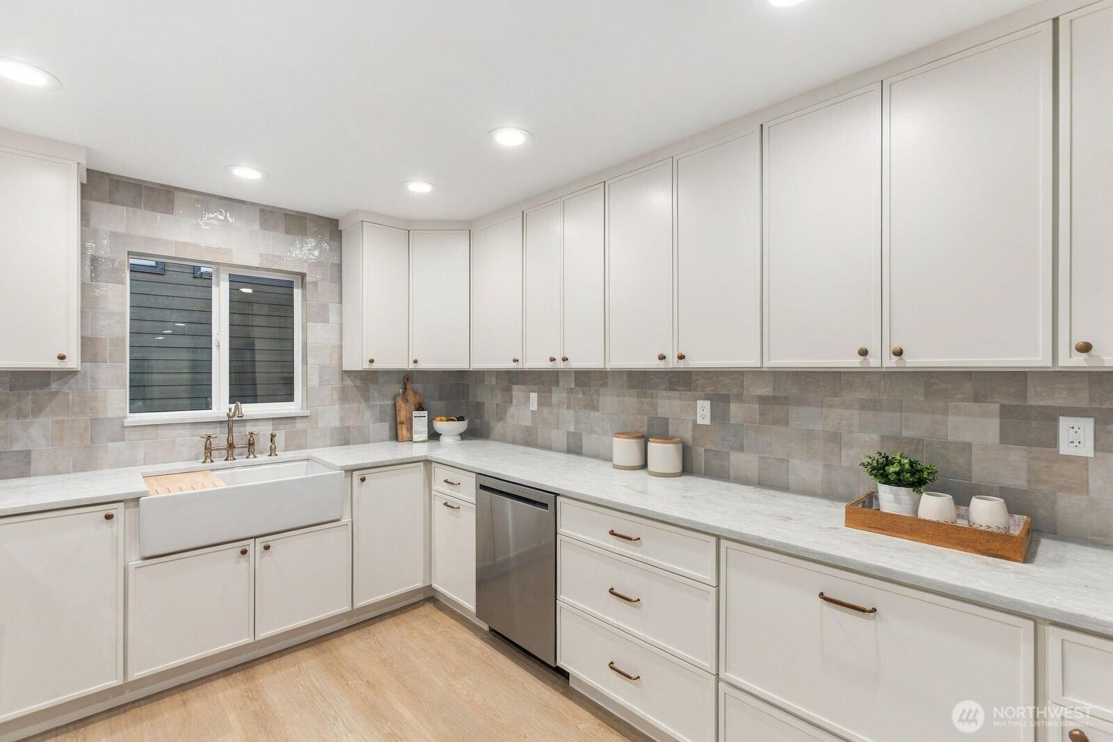 Evanston Ave N, Seattle, WA 98103