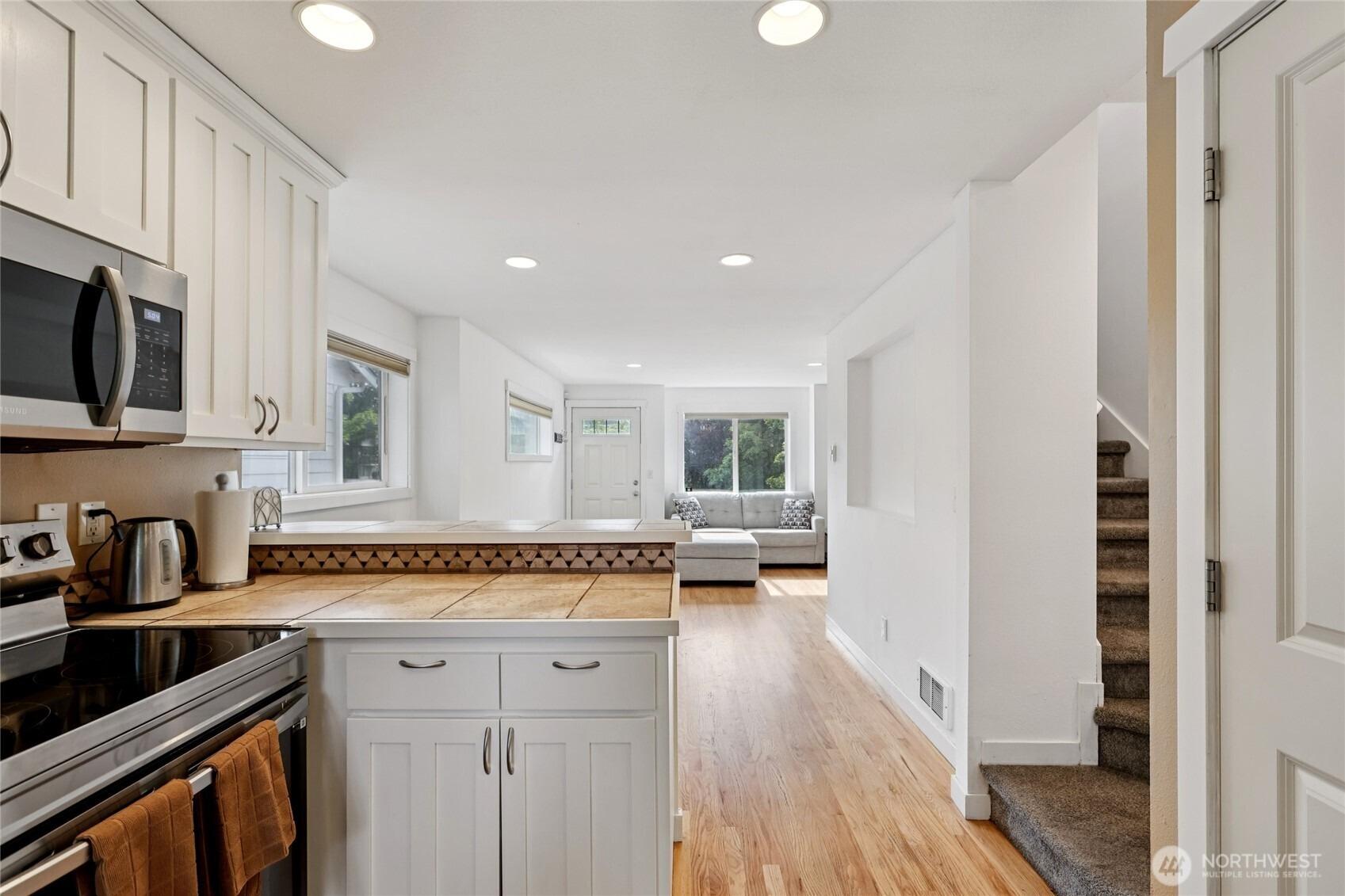 25th Ave Sw, Seattle, WA 98106