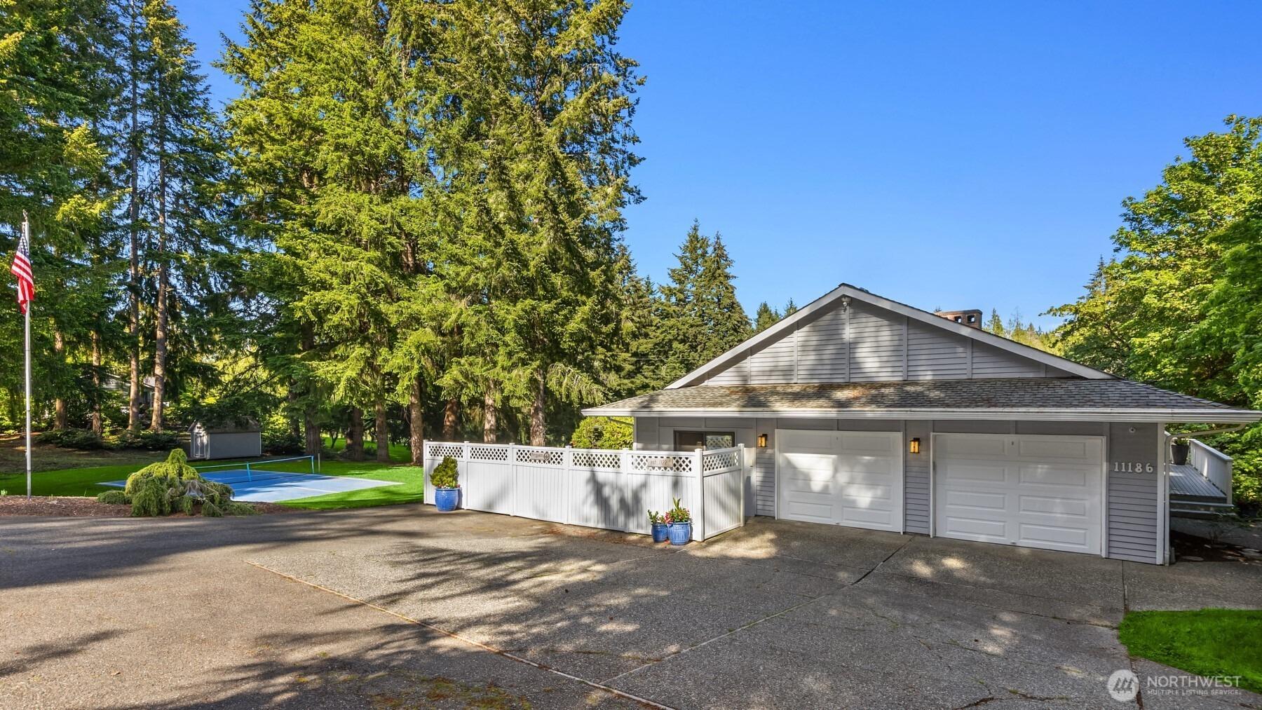 Blue Pond Pl Ne, Bainbridge Island, WA 98110
