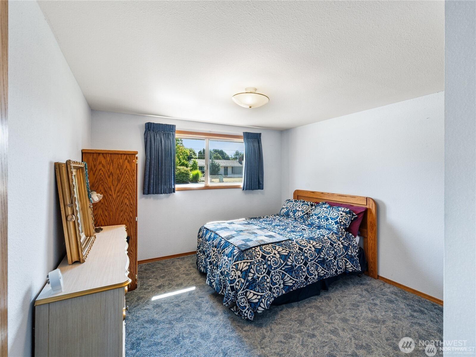 S Walnut St, Burlington, WA 98233