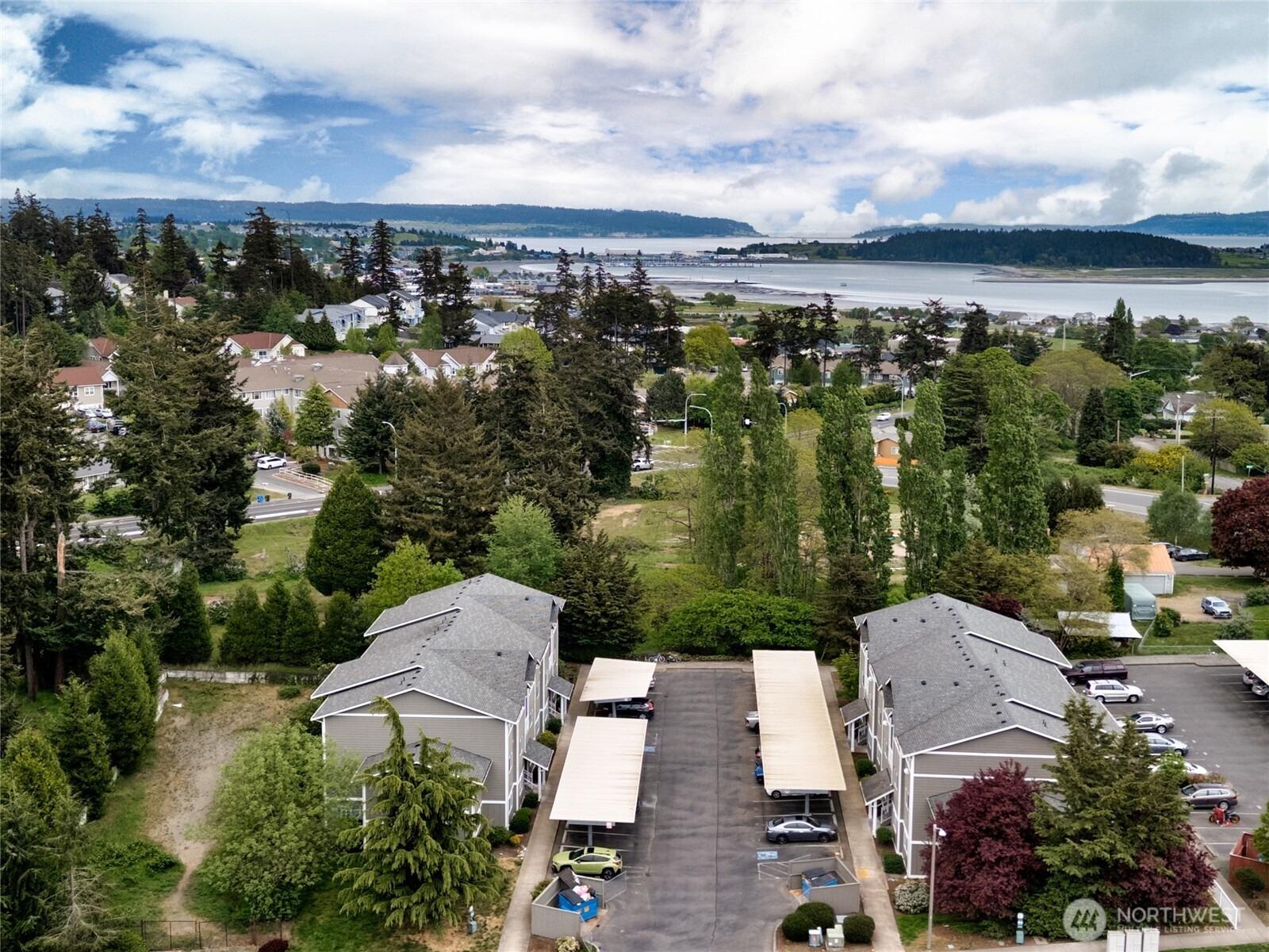 Sw Mulberry Pl, Oak Harbor, WA 98277