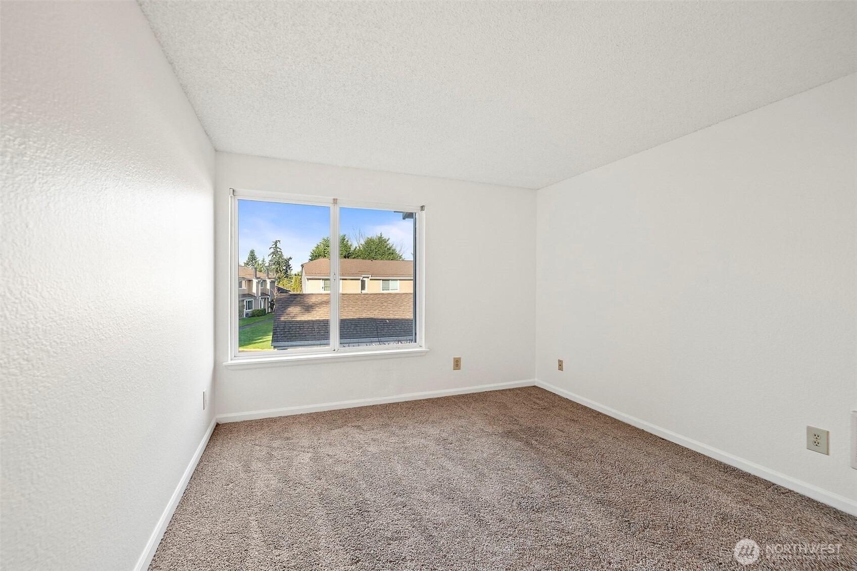 S 237th Ln, Des Moines, WA 98198