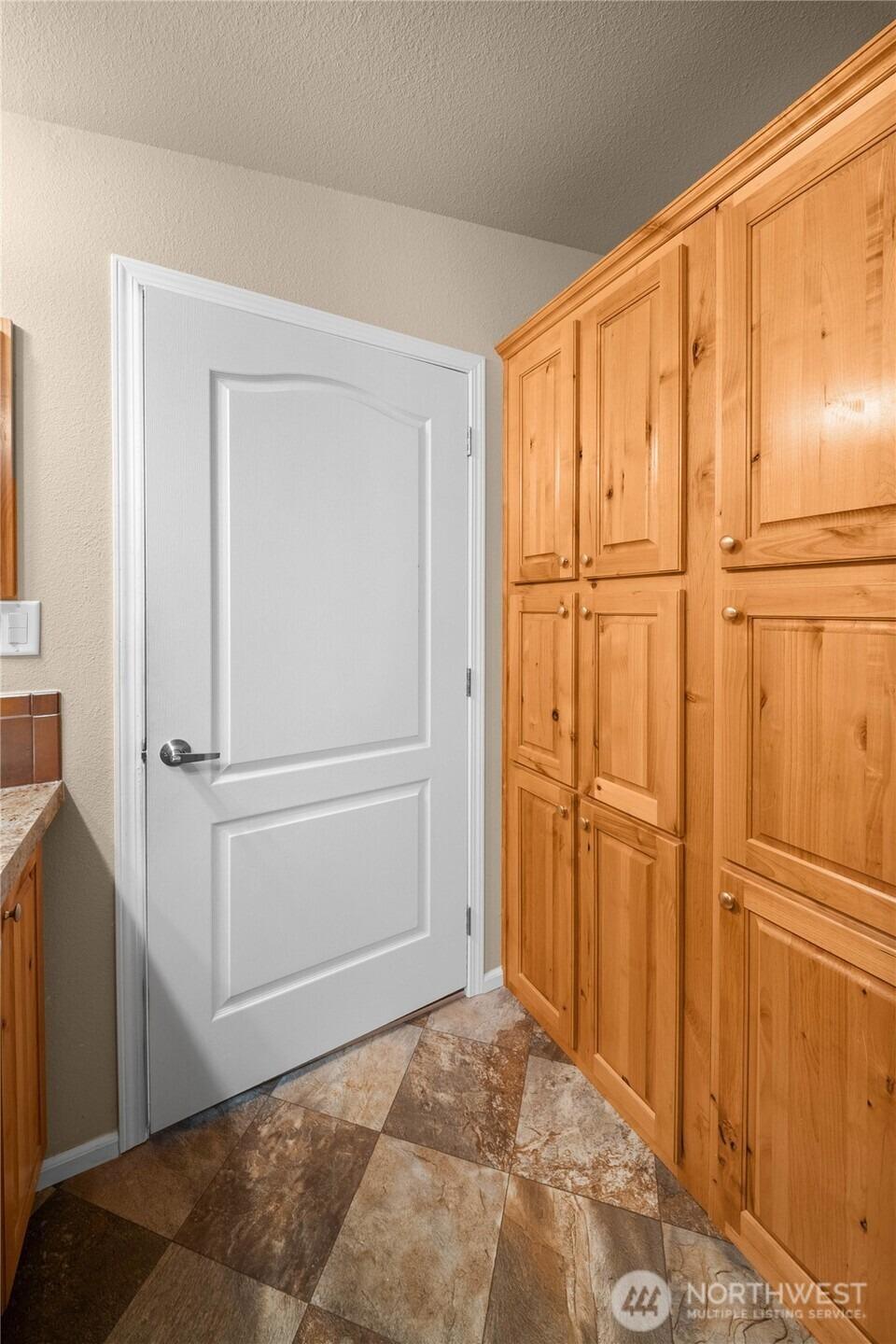 Meadowbrook Ln Se, Lacey, WA 98503