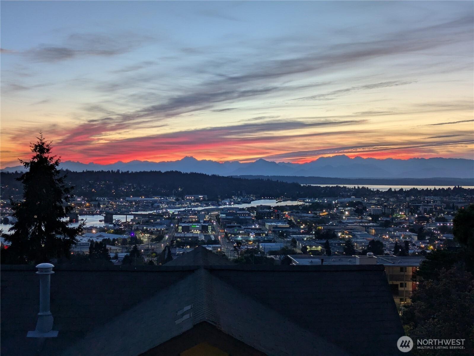 Greenwood Ave N, Seattle, WA 98103