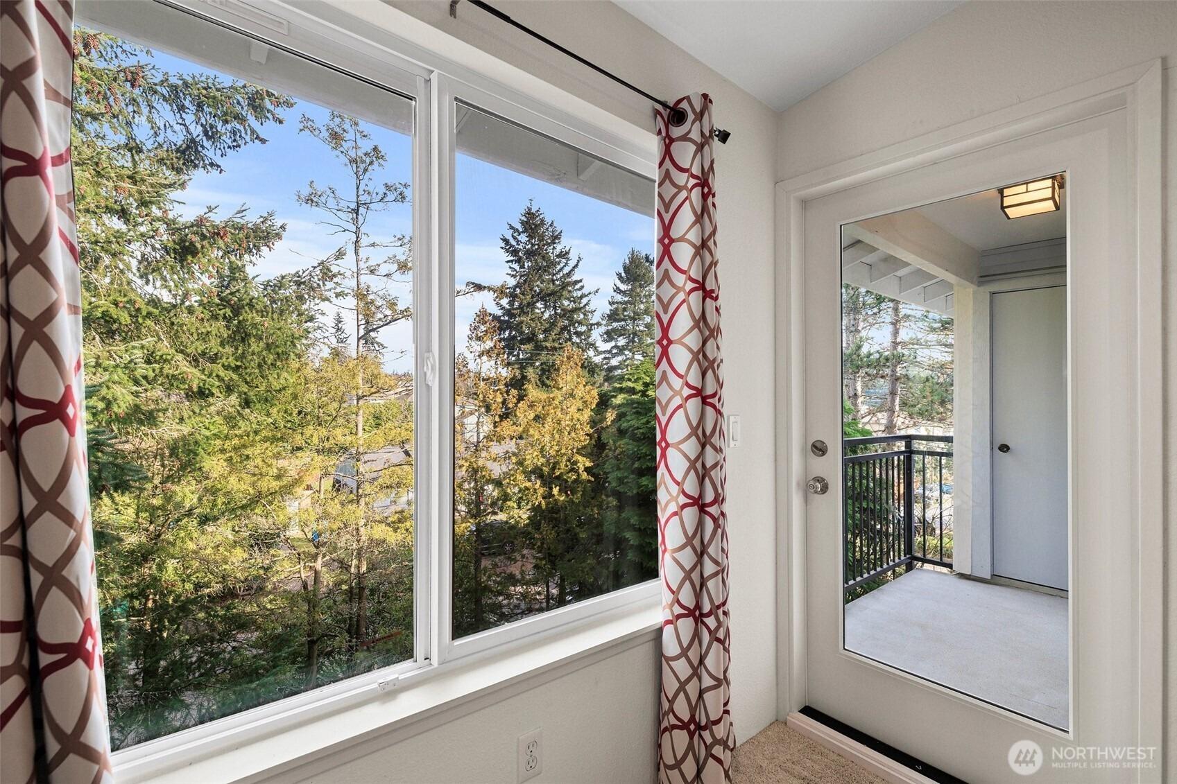 N 163rd St, Shoreline, WA 98133