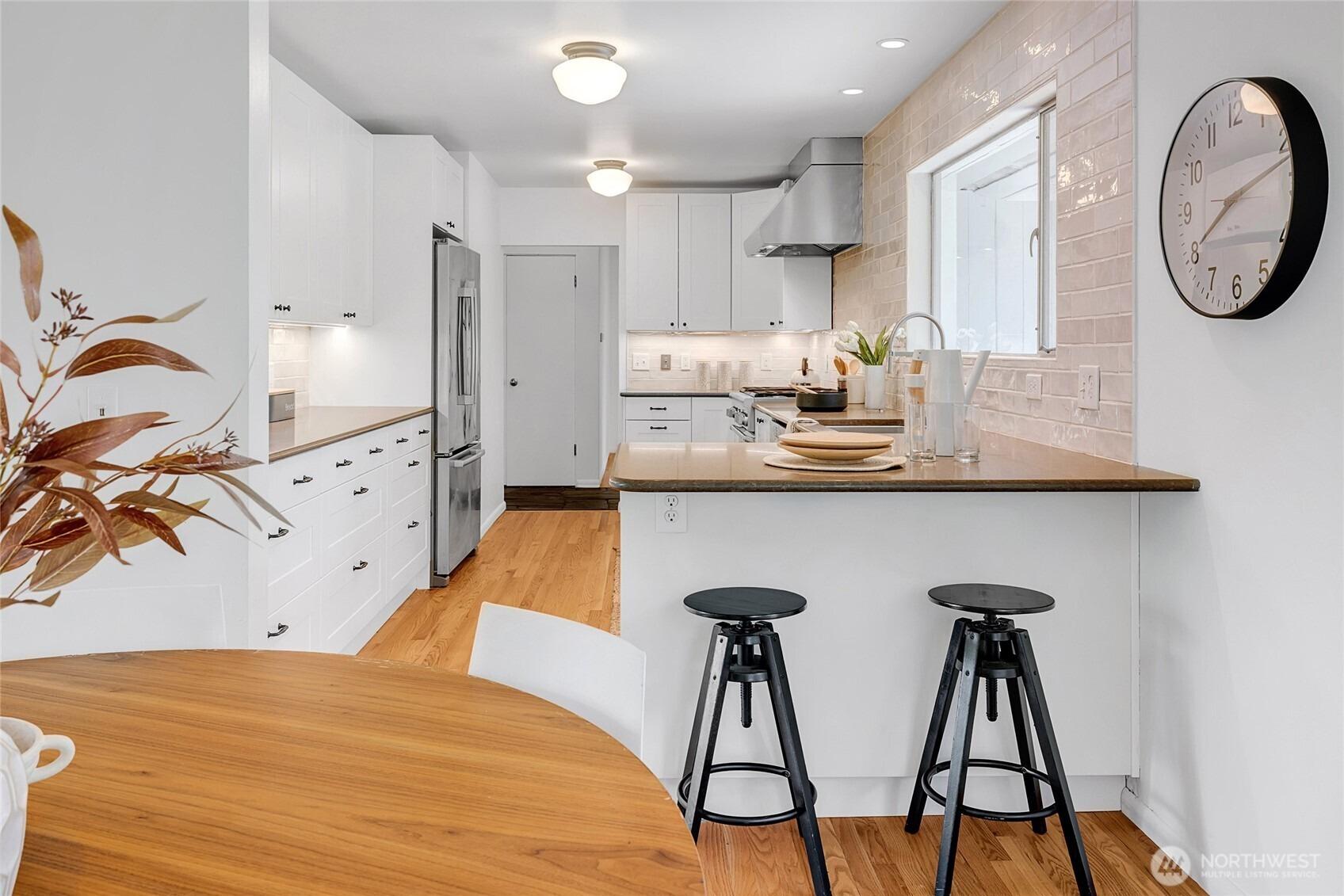 Mercerwood Dr, Mercer Island, WA 98040