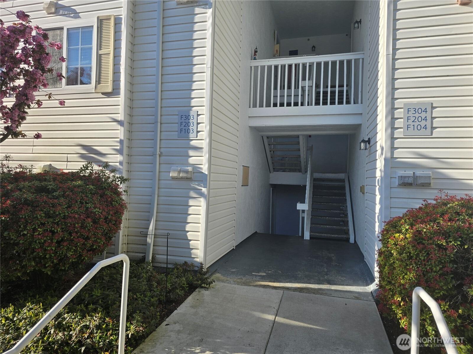 Se Petrovitsky Rd, Renton, WA 98055