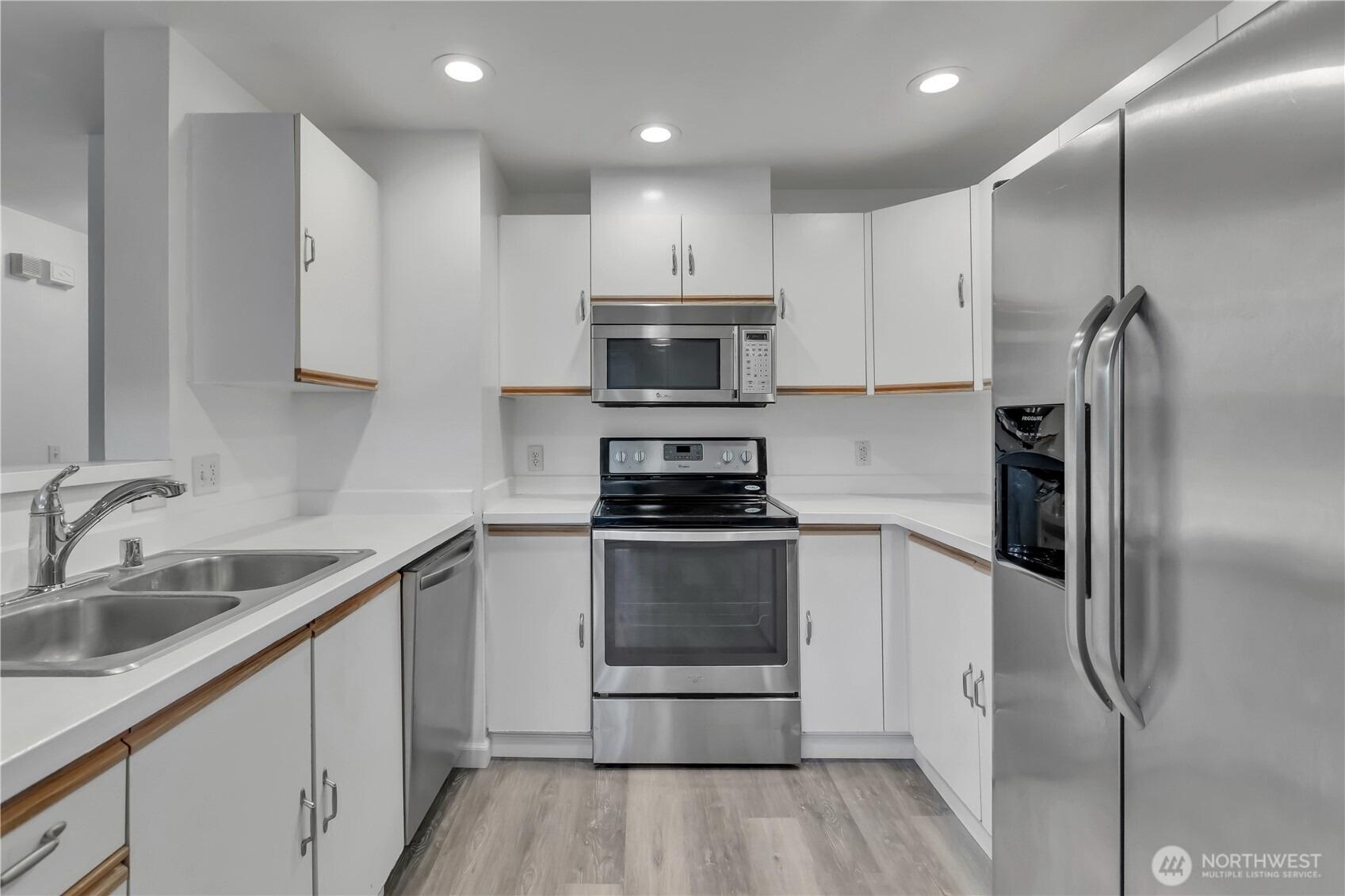 S 231st Pl, Kent, WA 98032