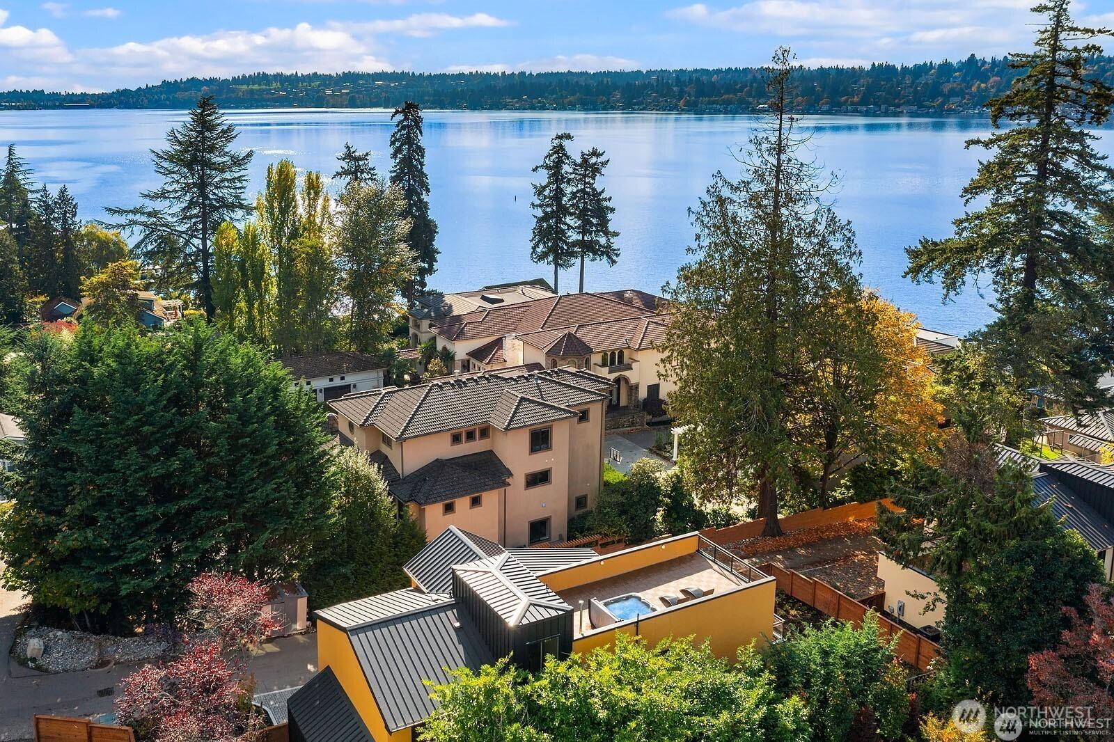 Holmes Point Dr Ne, Kirkland, WA 98034
