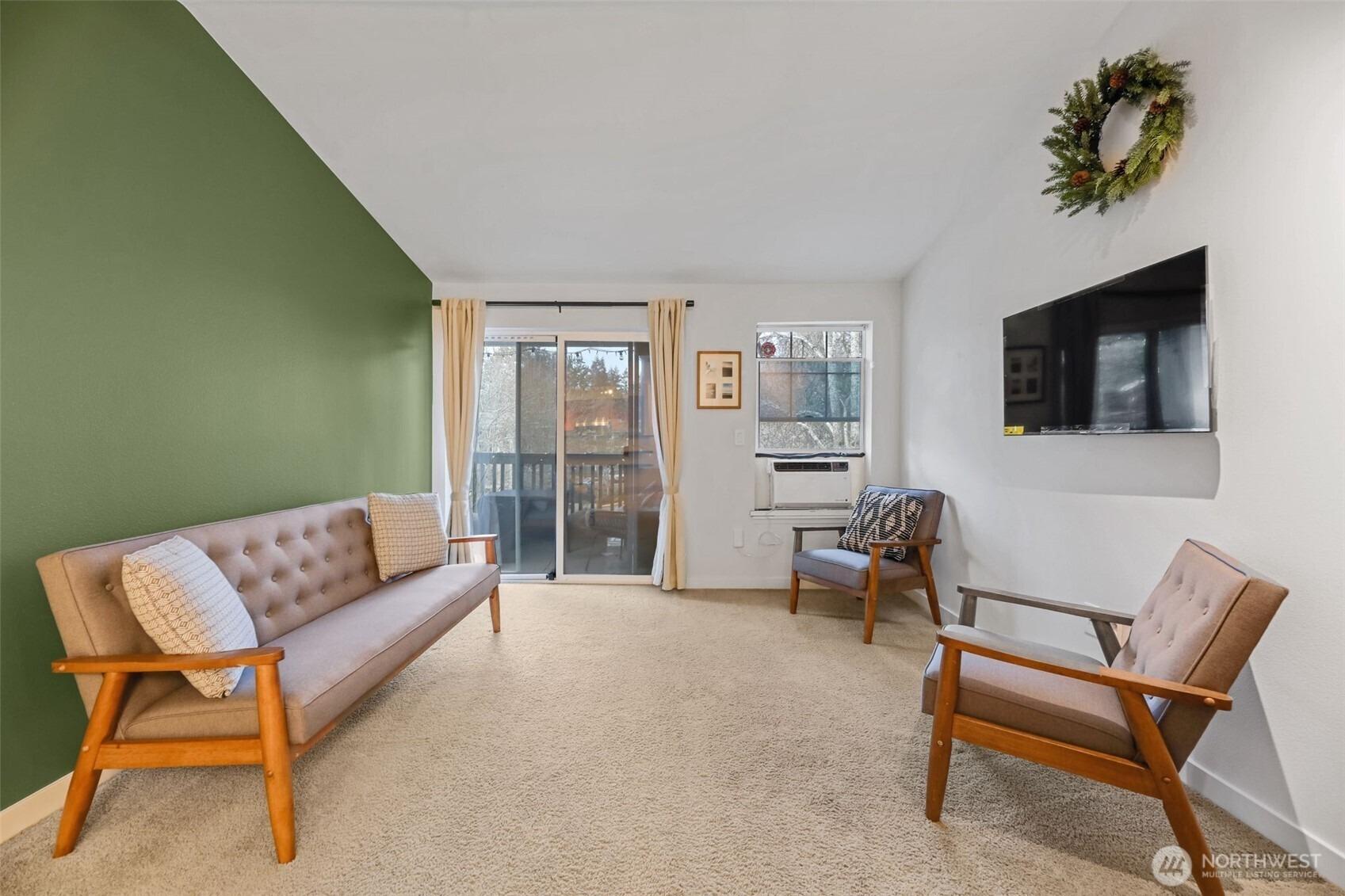 Ne 175th St, Kenmore, WA 98028