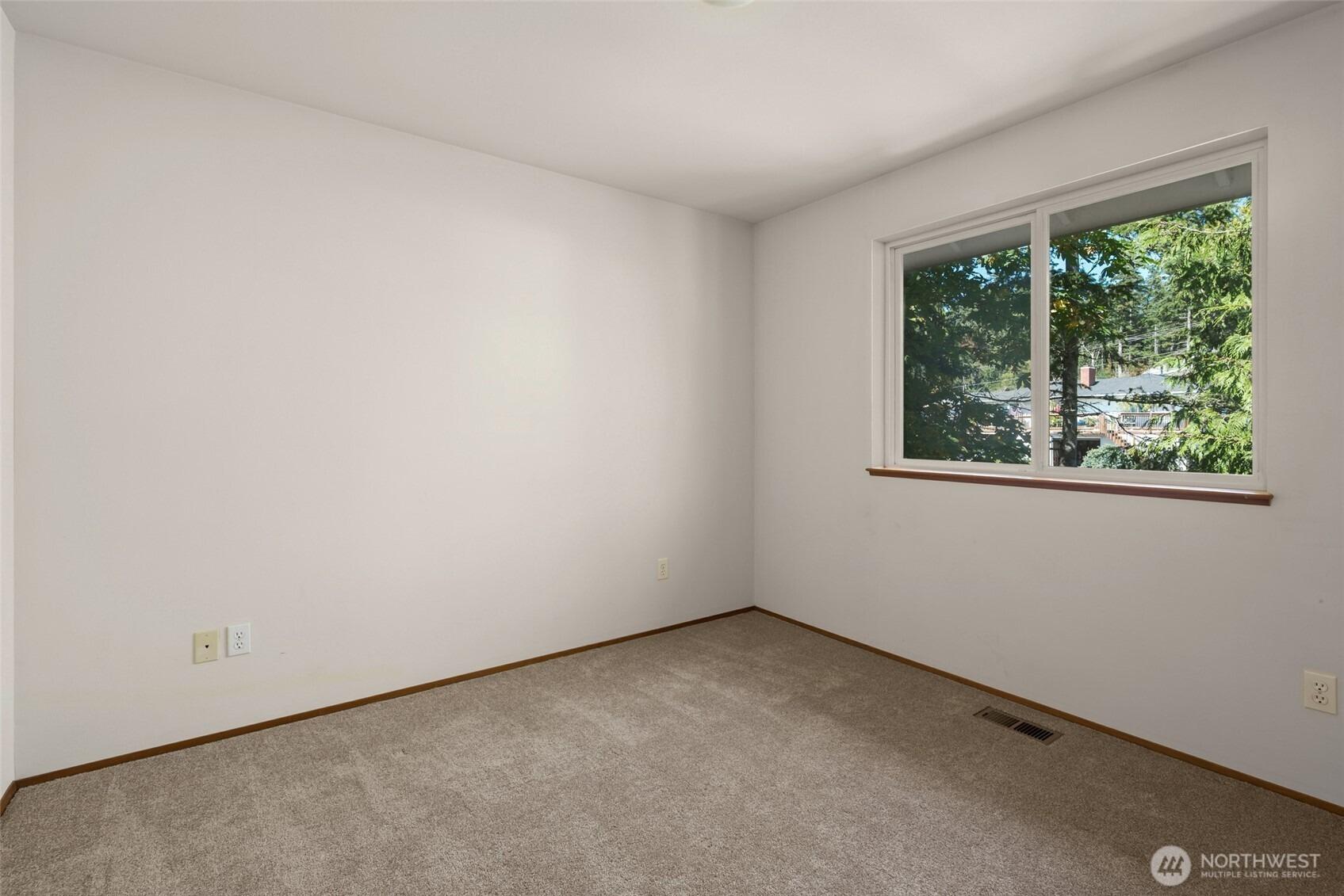 Sw Putnam Dr, Oak Harbor, WA 98277