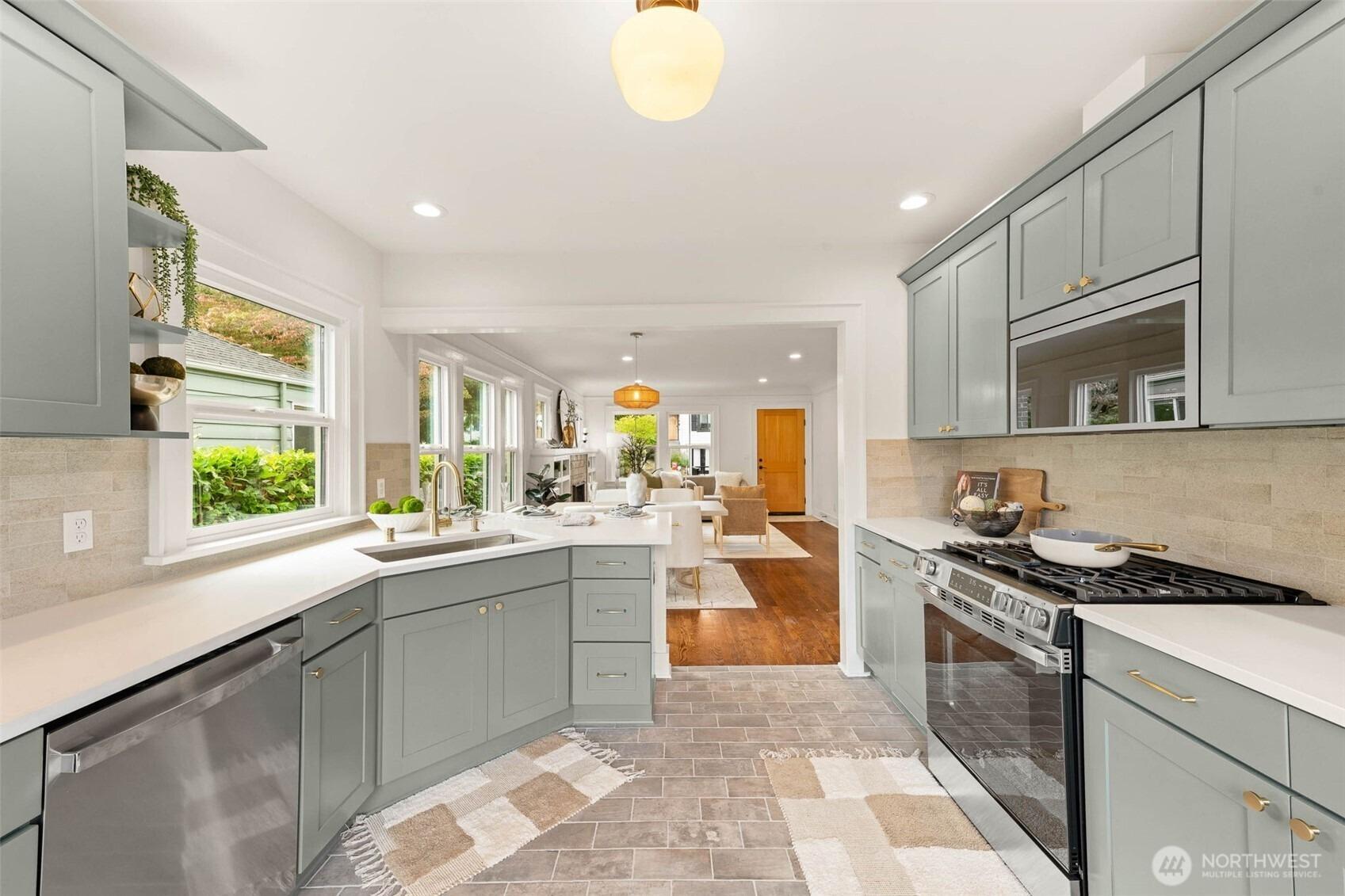 Jones Ave Nw, Seattle, WA 98117