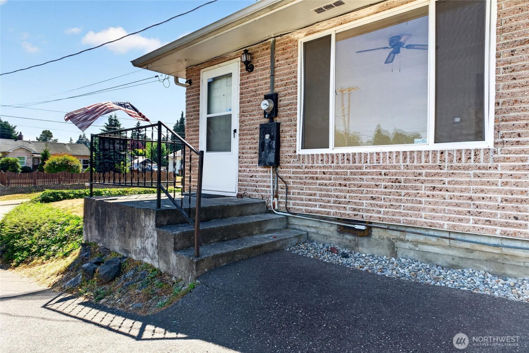 E 56th St, Tacoma, WA 98404