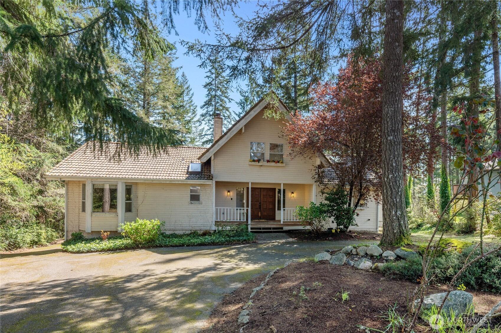 E Rainier Dr, Allyn, WA 98524
