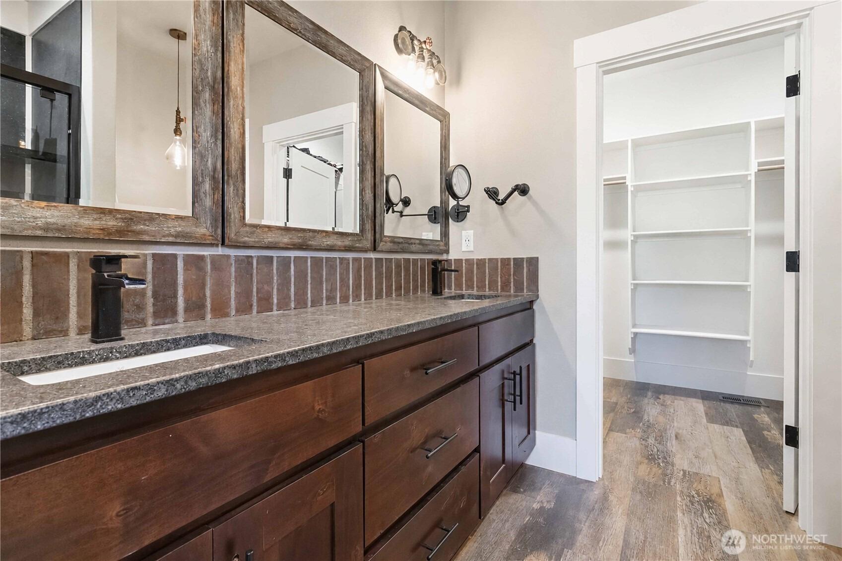 Forest Hts, Cathlamet, WA 98612
