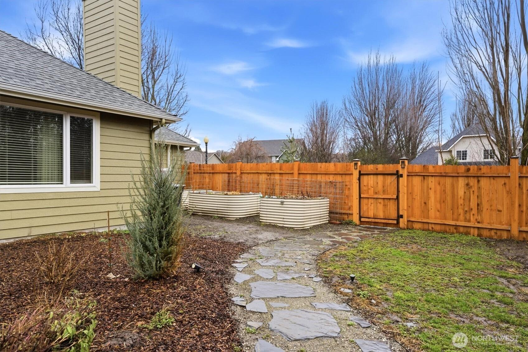 Yellowhawk Pl, Walla Walla, WA 99362