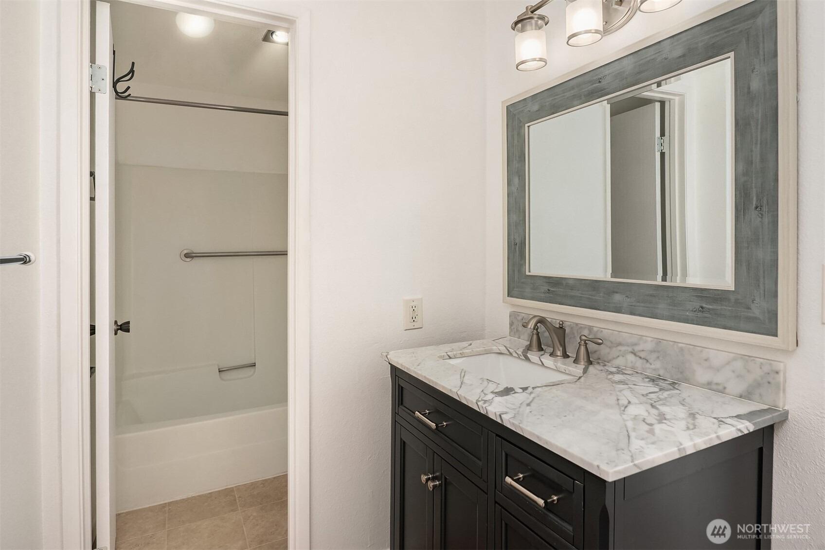 S 340th St, Federal Way, WA 98003