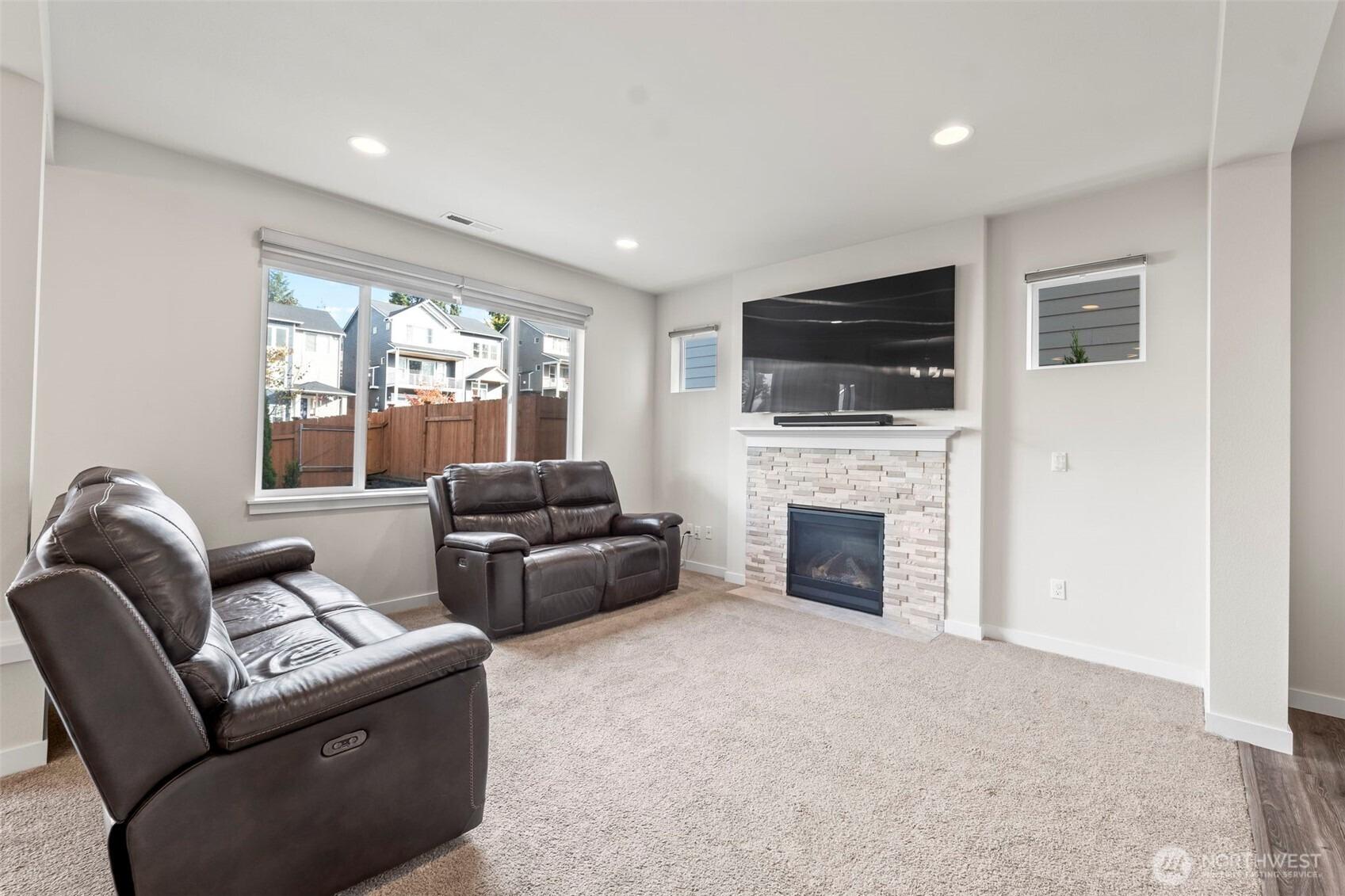 Maple Tree Pl Nw, Silverdale, WA 98383