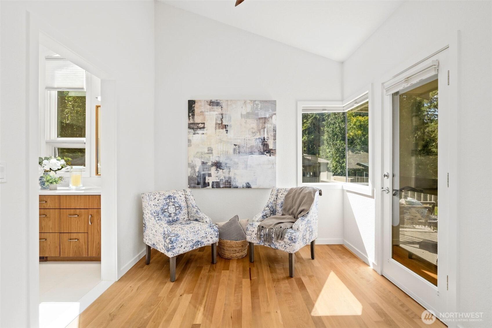 Eagle Harbor Ln Ne, Bainbridge Island, WA 98110