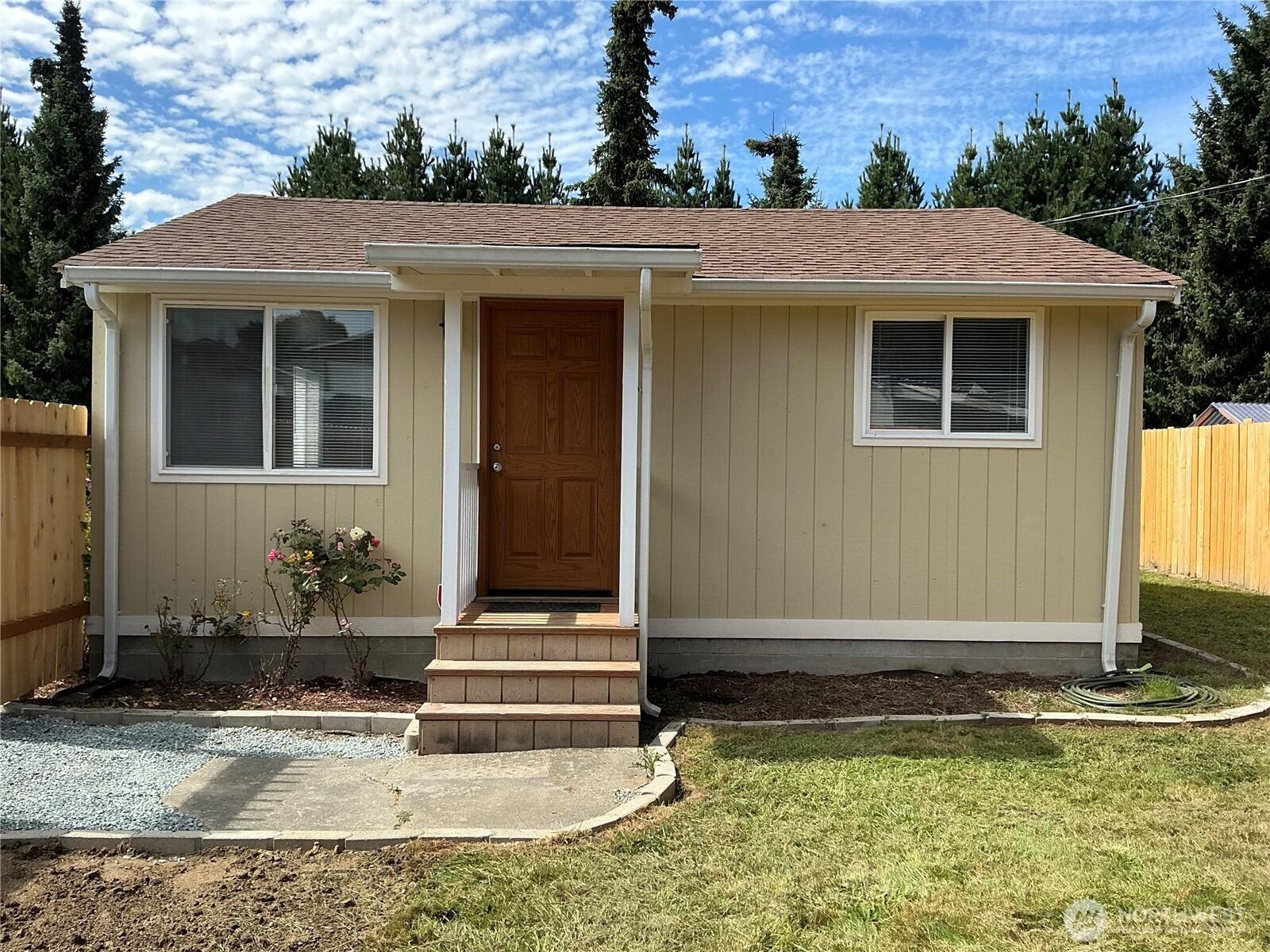 N Hawthorne St, Burlington, WA 98233
