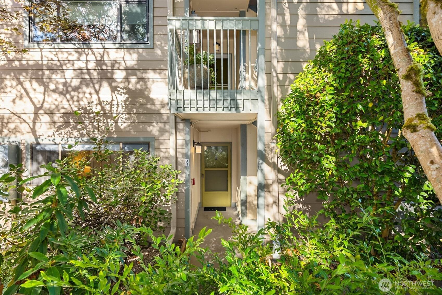 Grow Ave Nw, Bainbridge Island, WA 98110