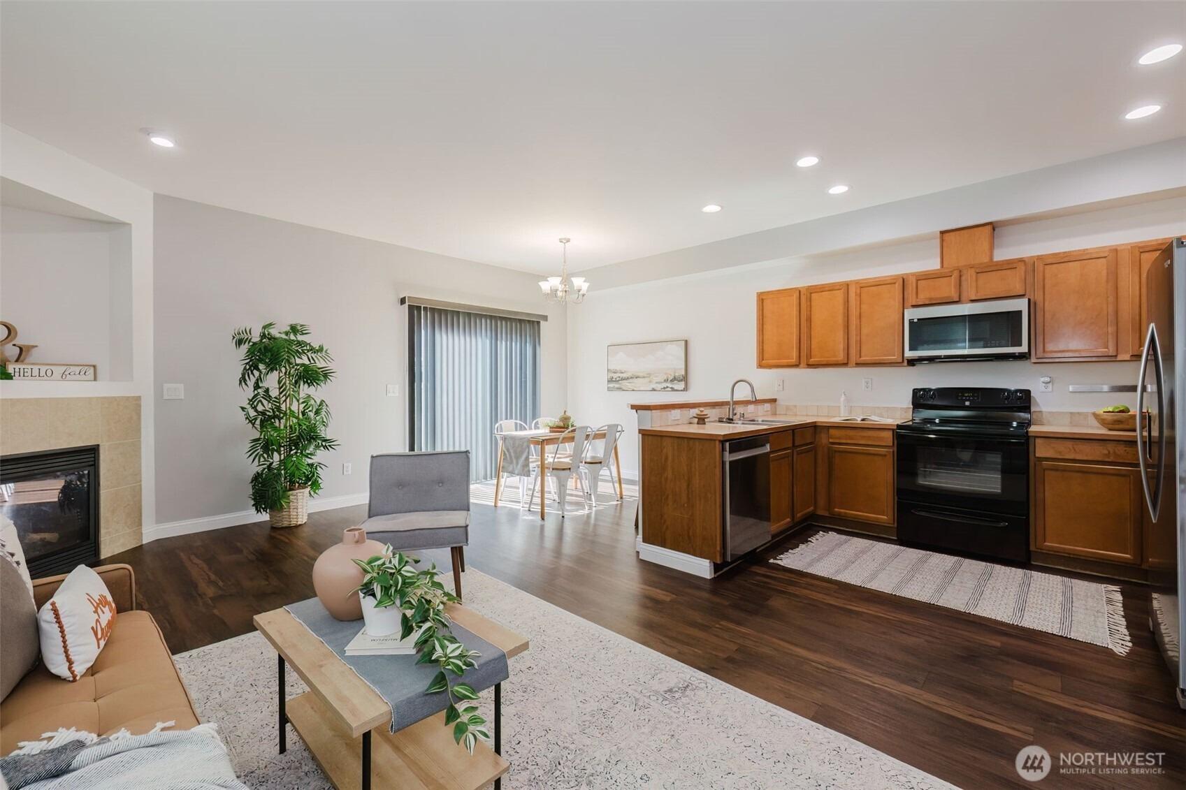 Ne Miramar Cir, Bremerton, WA 98311